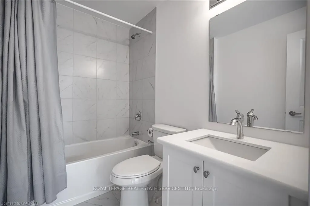 460 Dundas Street E, #901