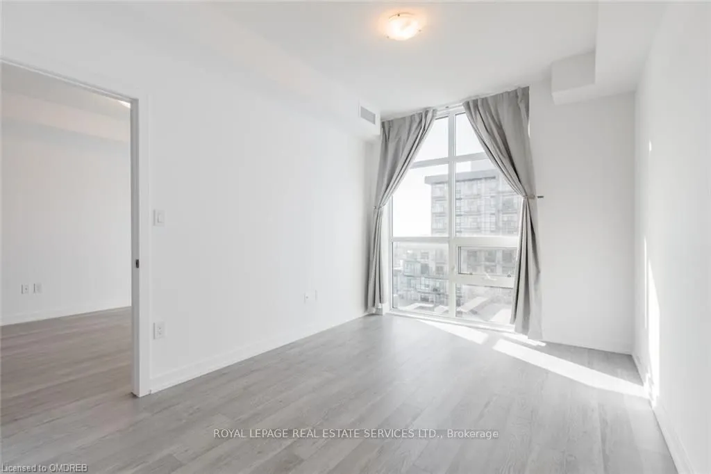 460 Dundas Street E, #901