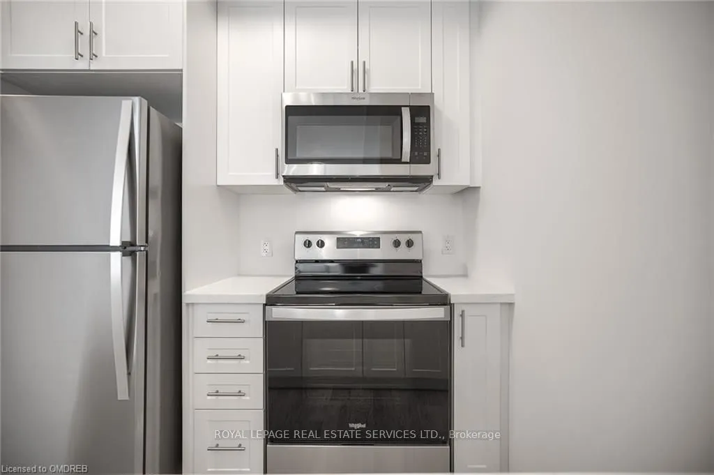 460 Dundas Street E, #901