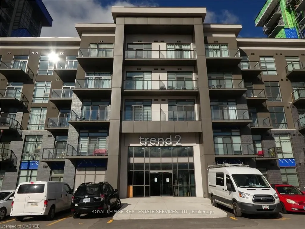 460 Dundas Street E, #901