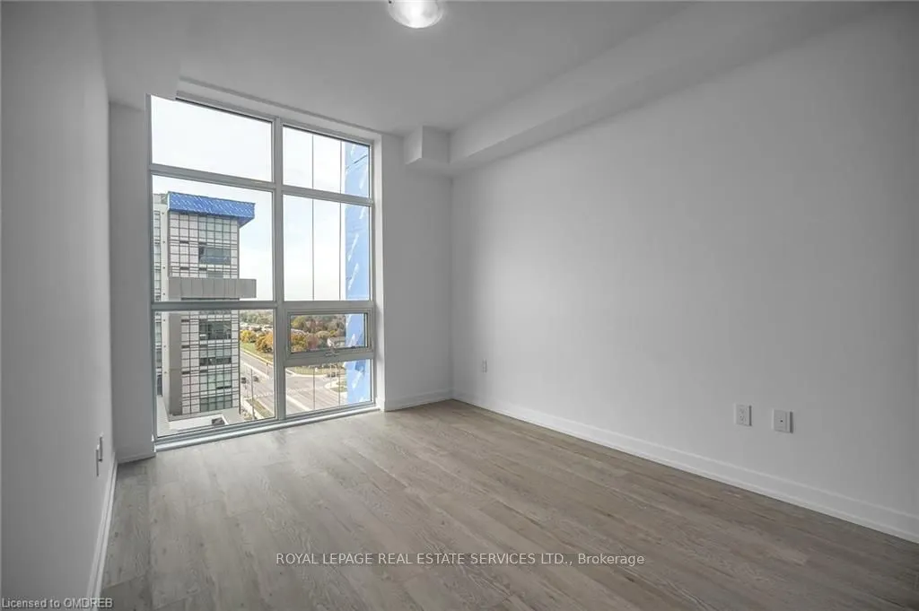 460 Dundas Street E, #901