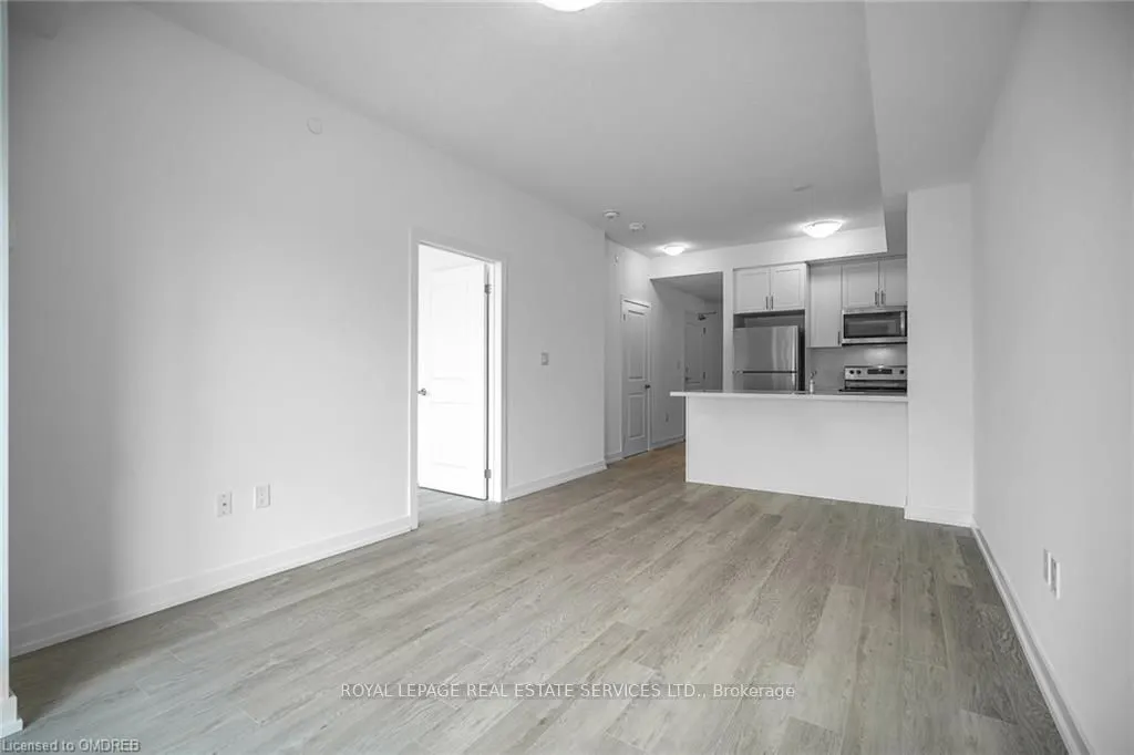 460 Dundas Street E, #901