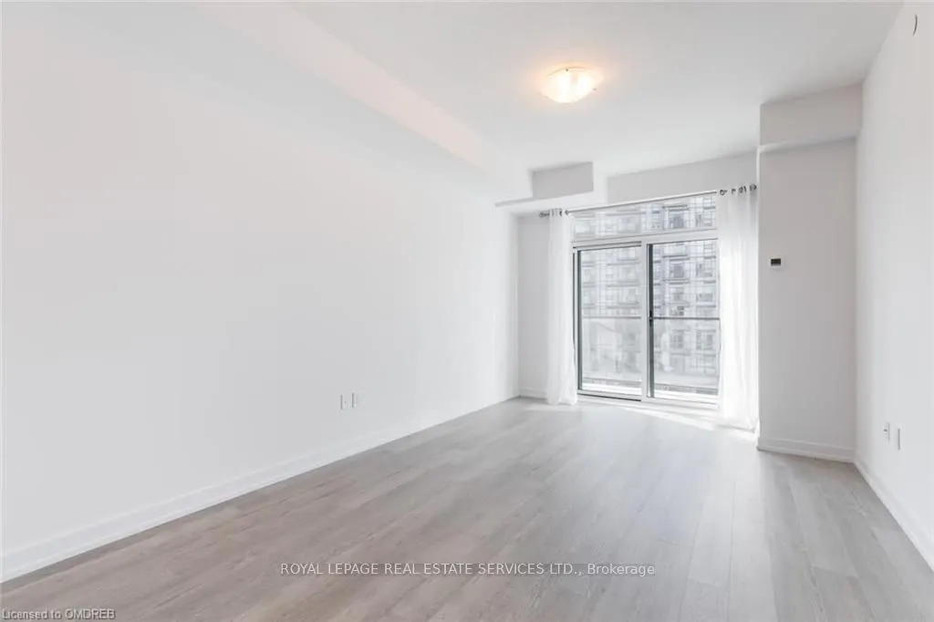 460 Dundas Street E, #901