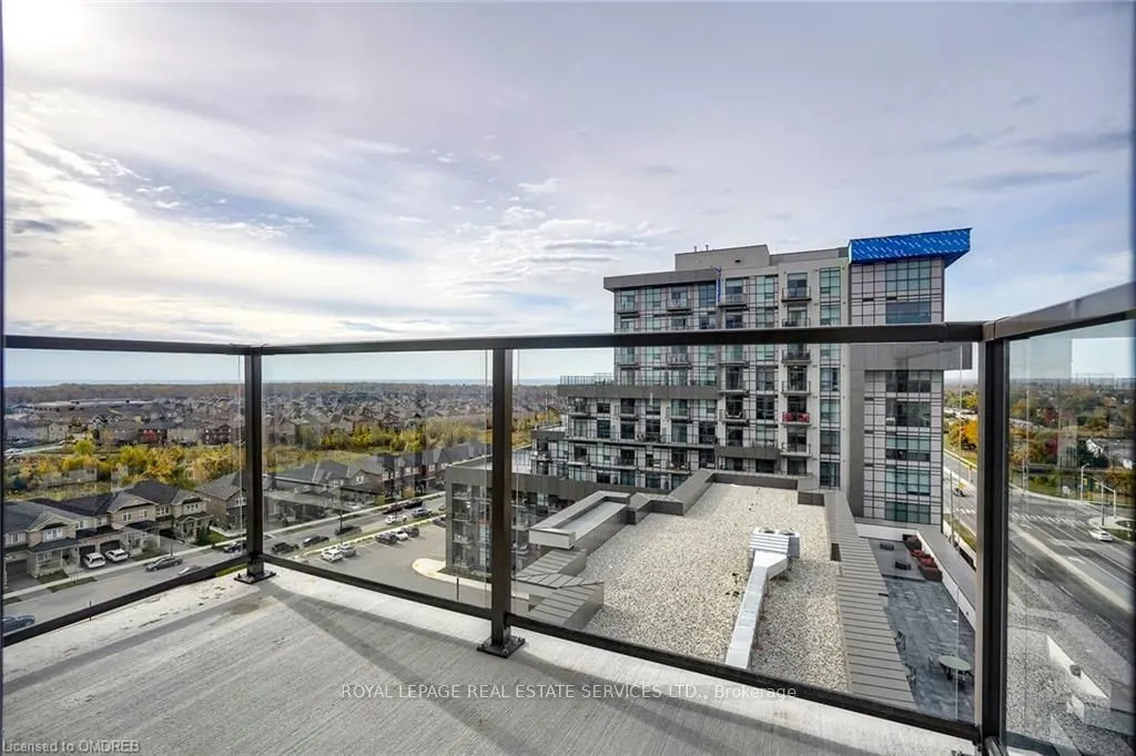 460 Dundas Street E, #901