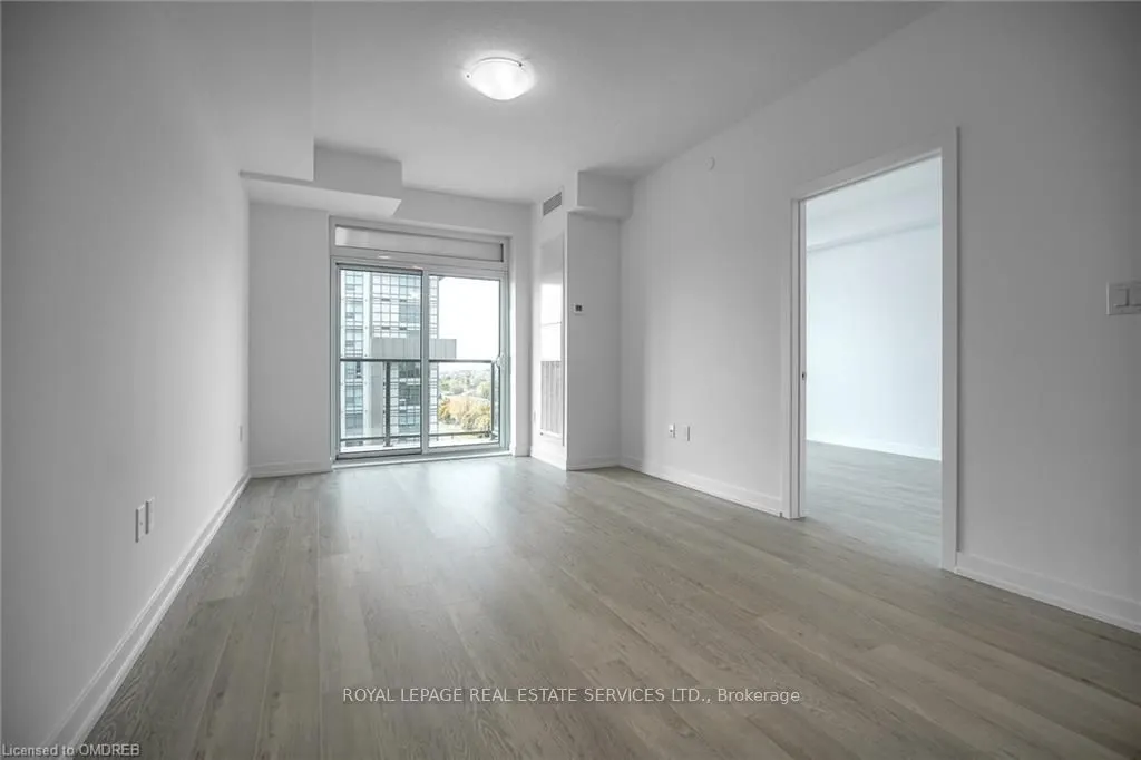 460 Dundas Street E, #901