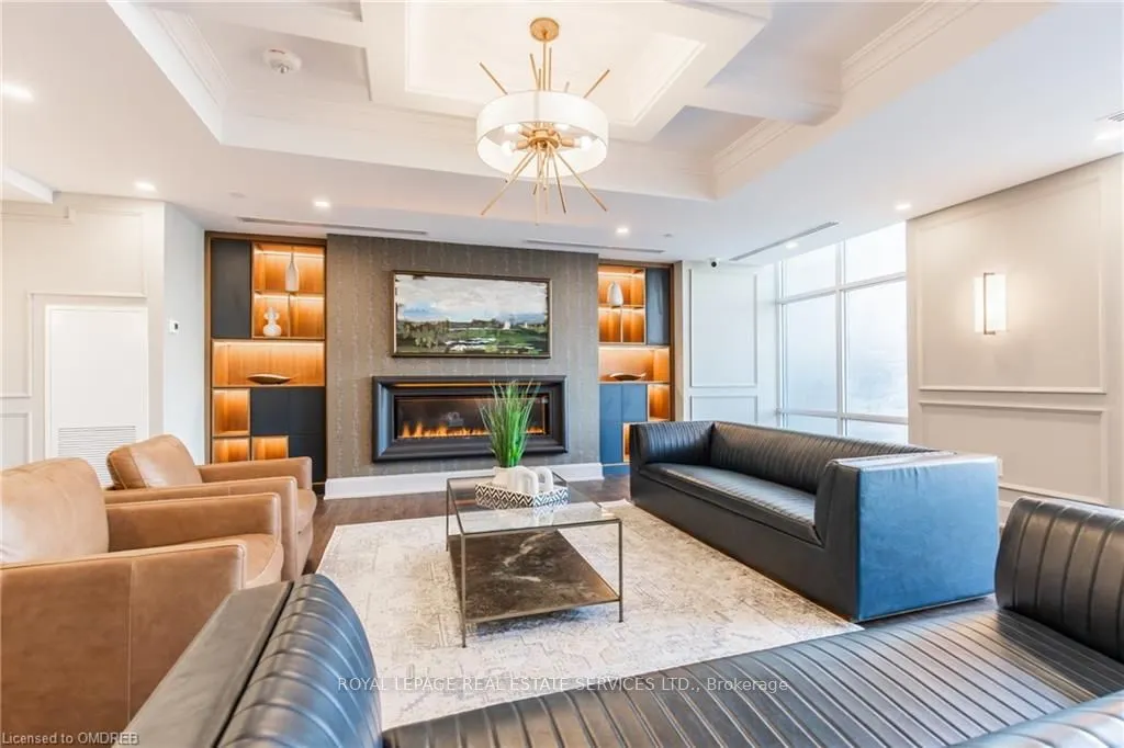 460 Dundas Street E, #901