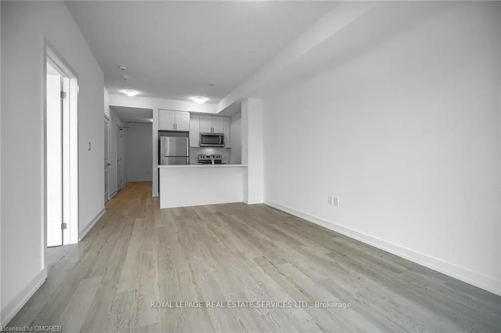 460 Dundas Street E, #901