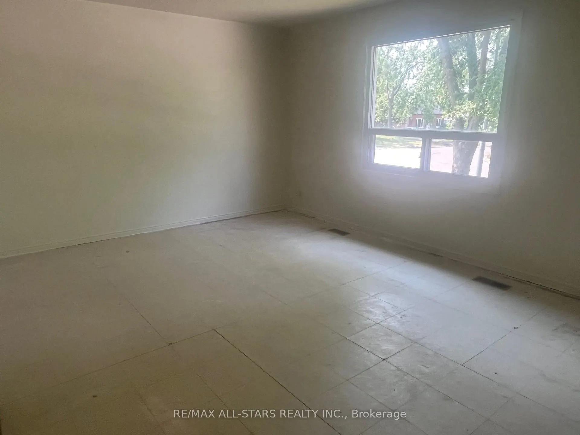 53 Maryknoll Avenue