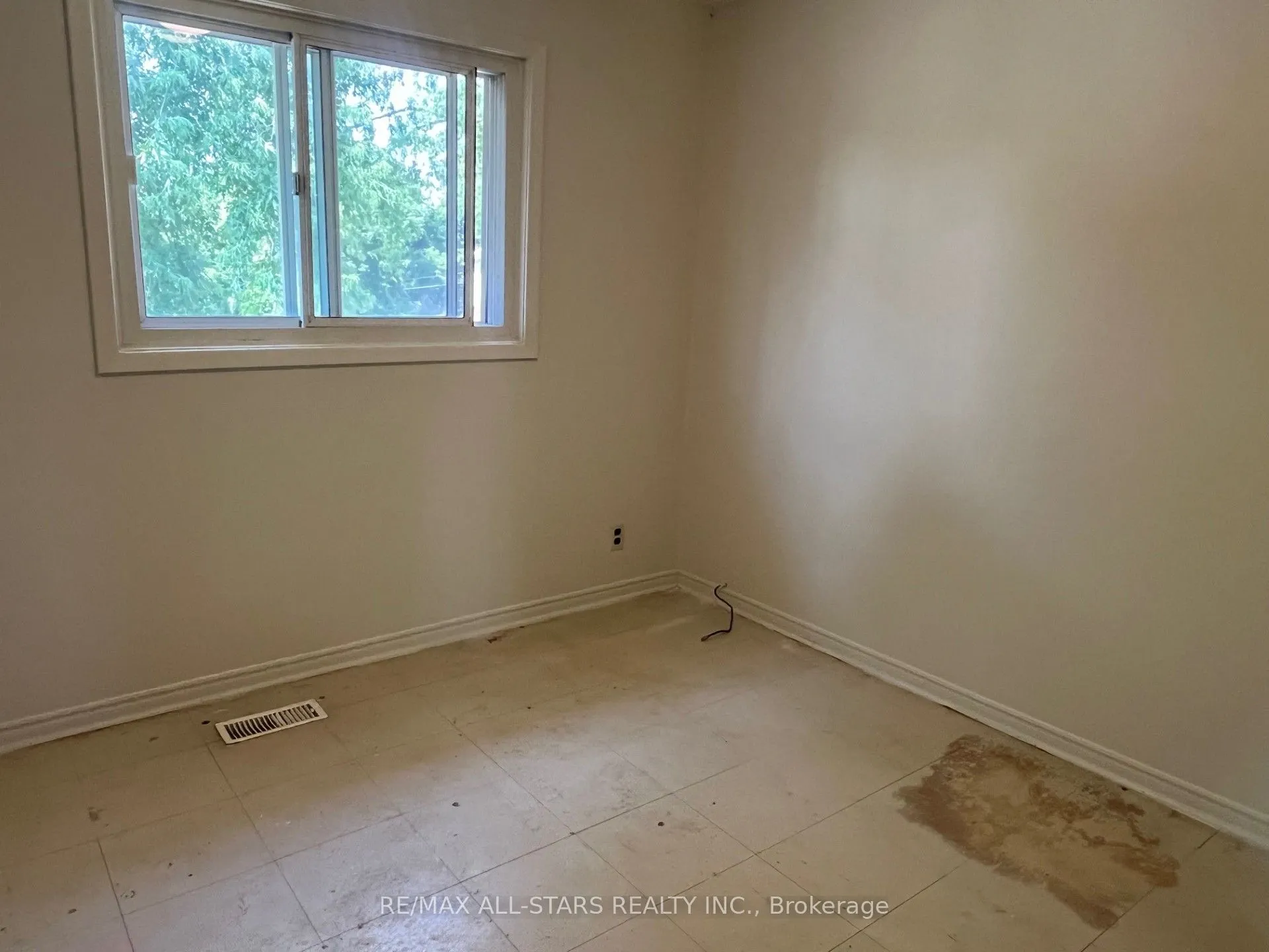 53 Maryknoll Avenue