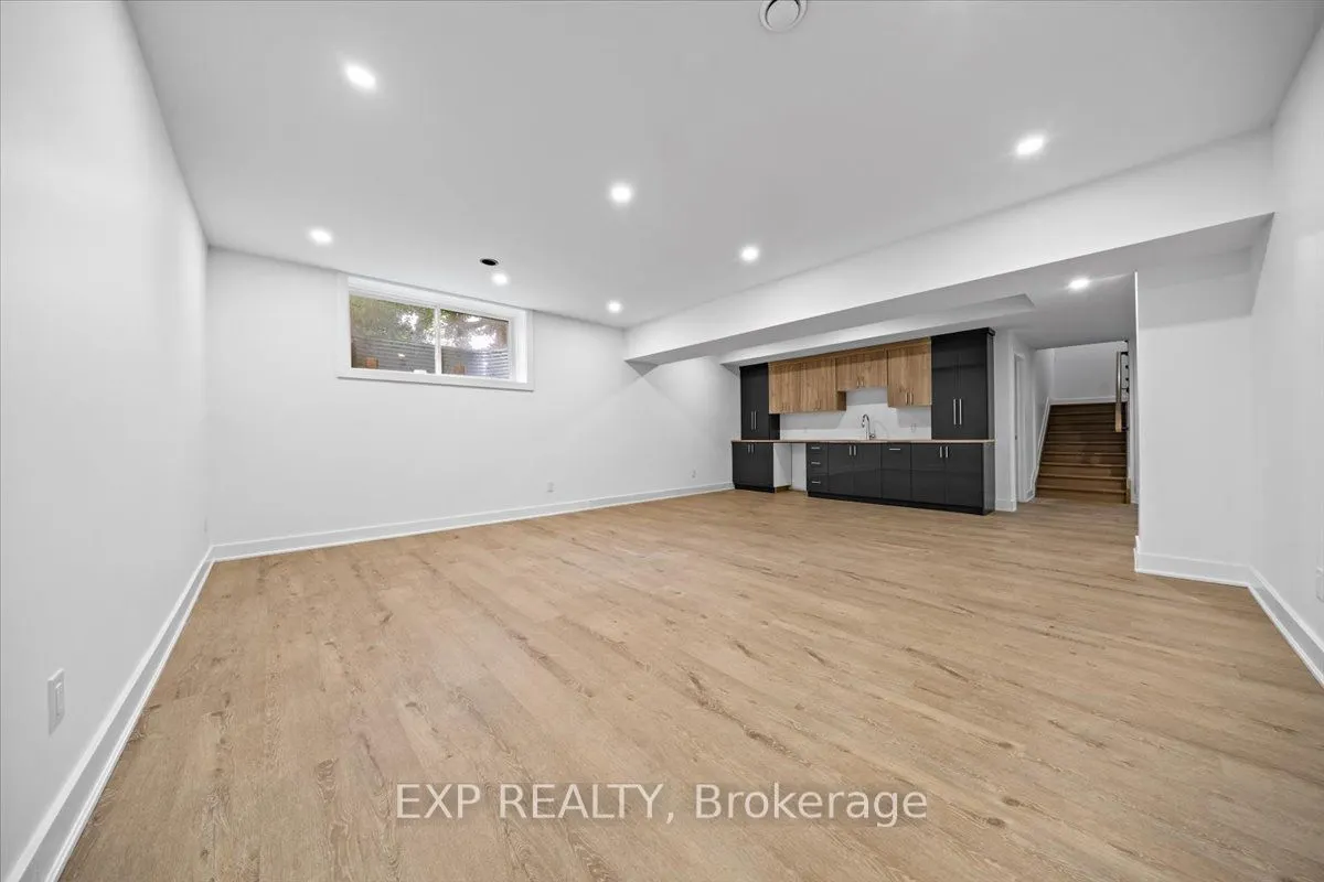 43 St Claire Avenue