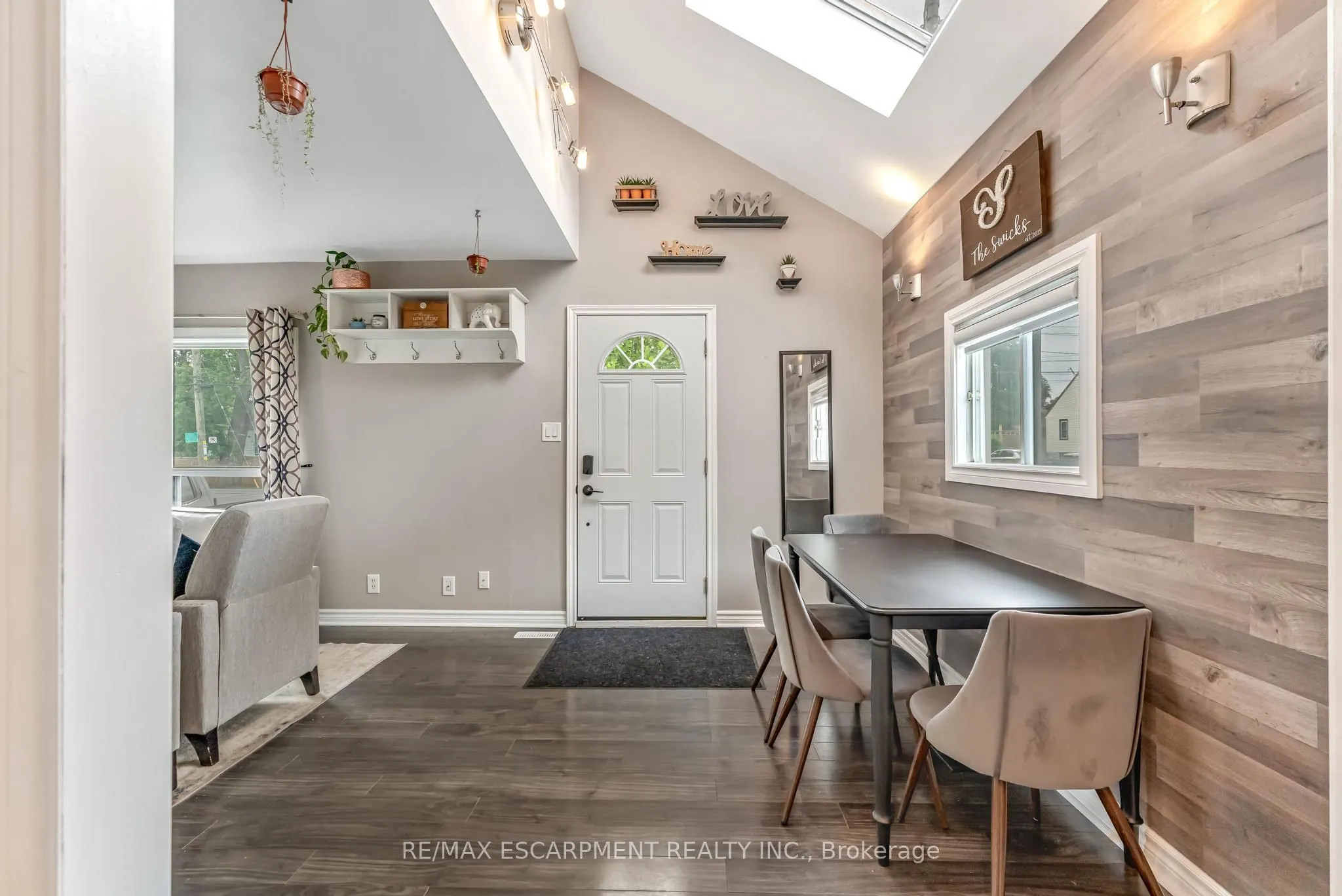 588 Cochrane Road