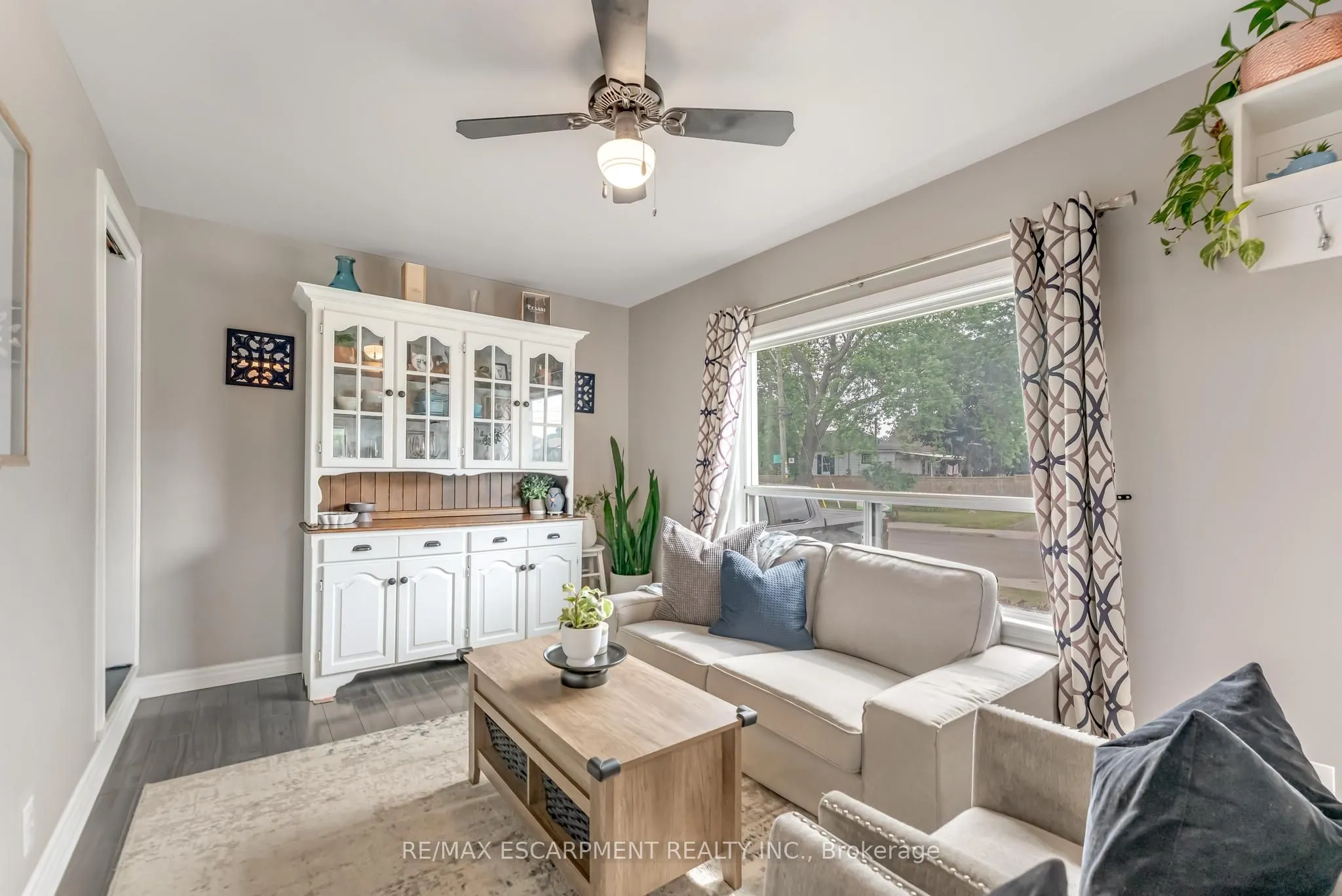 588 Cochrane Road