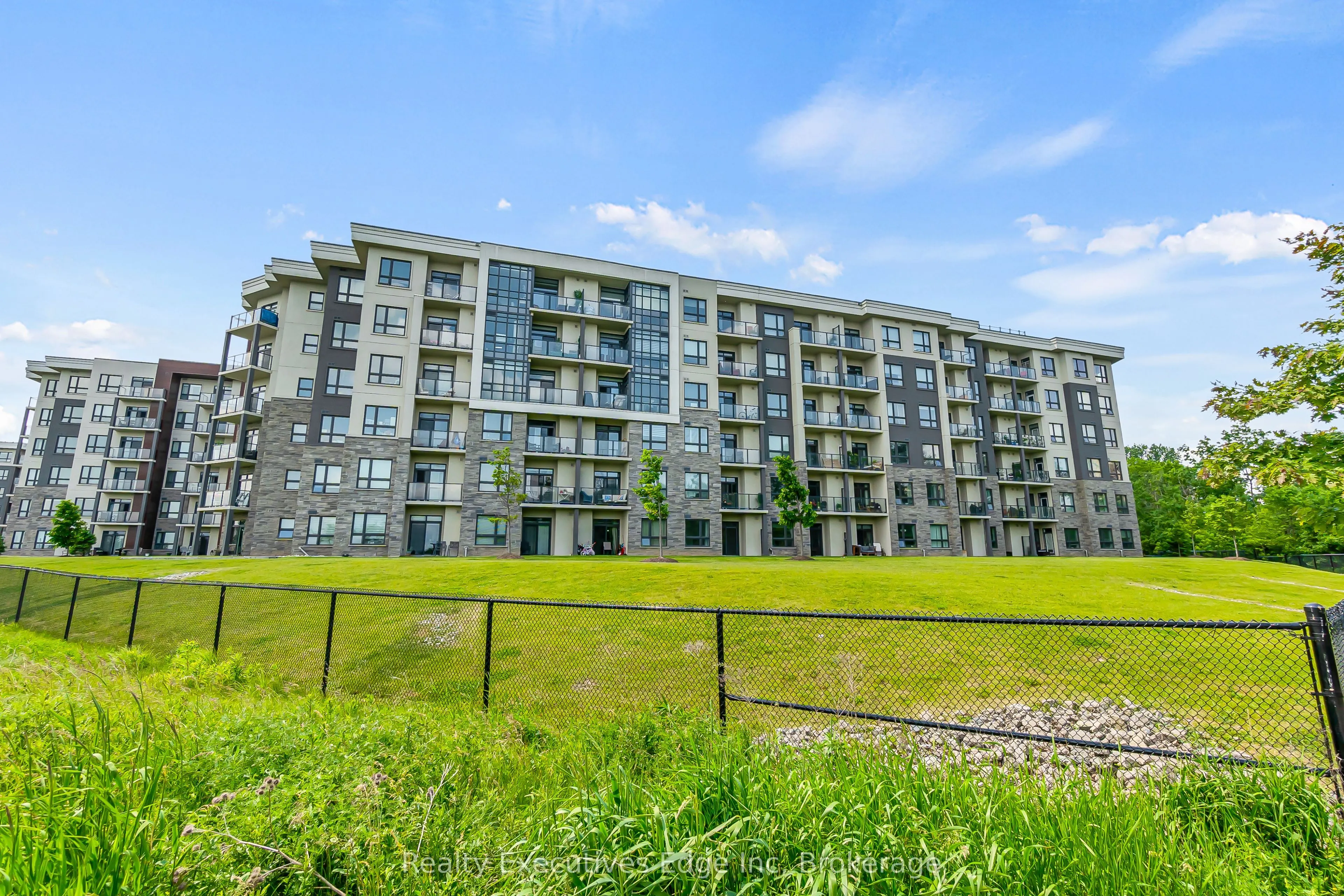 125 Shoreview Place, #416