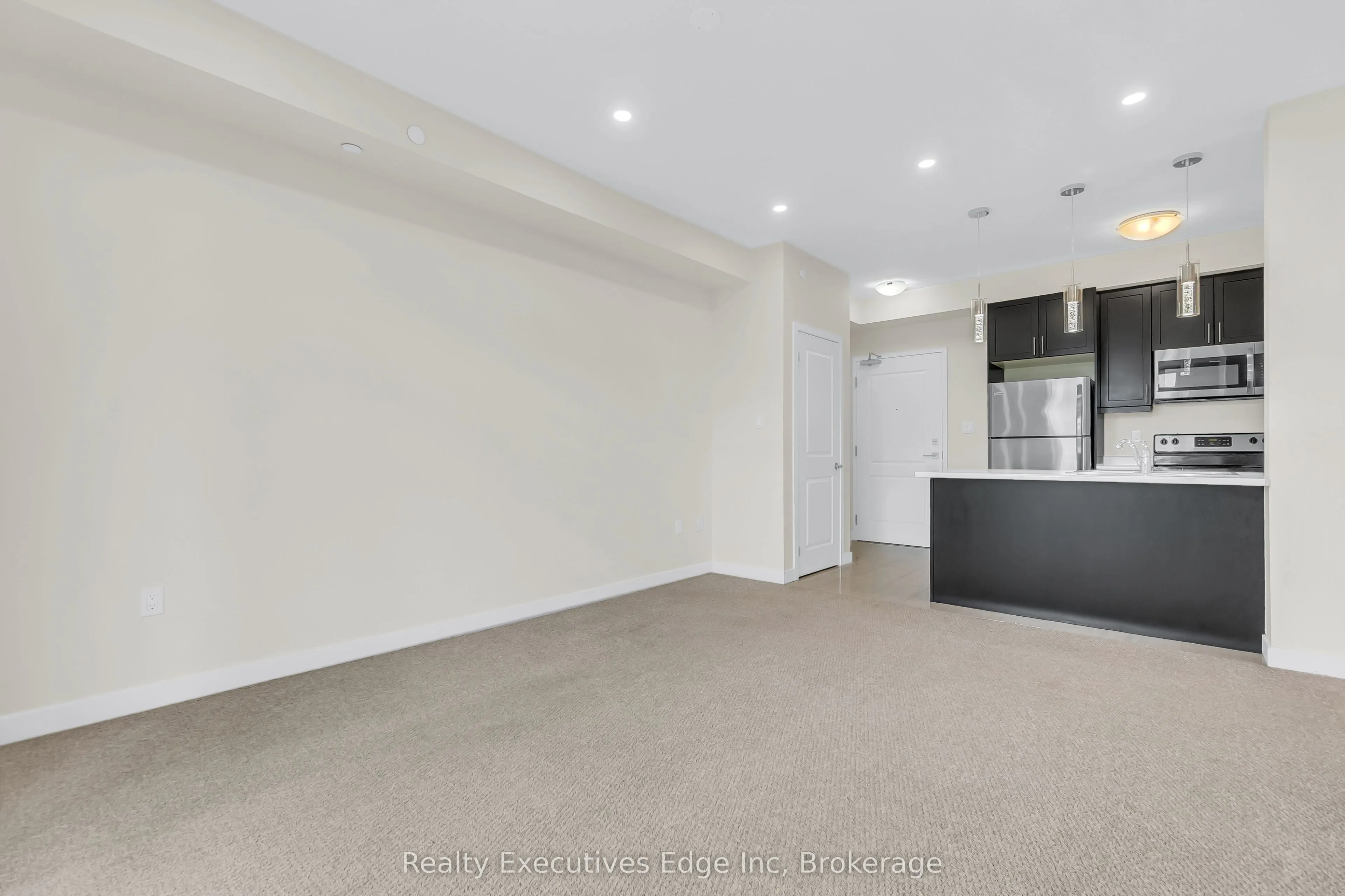 125 Shoreview Place, #416
