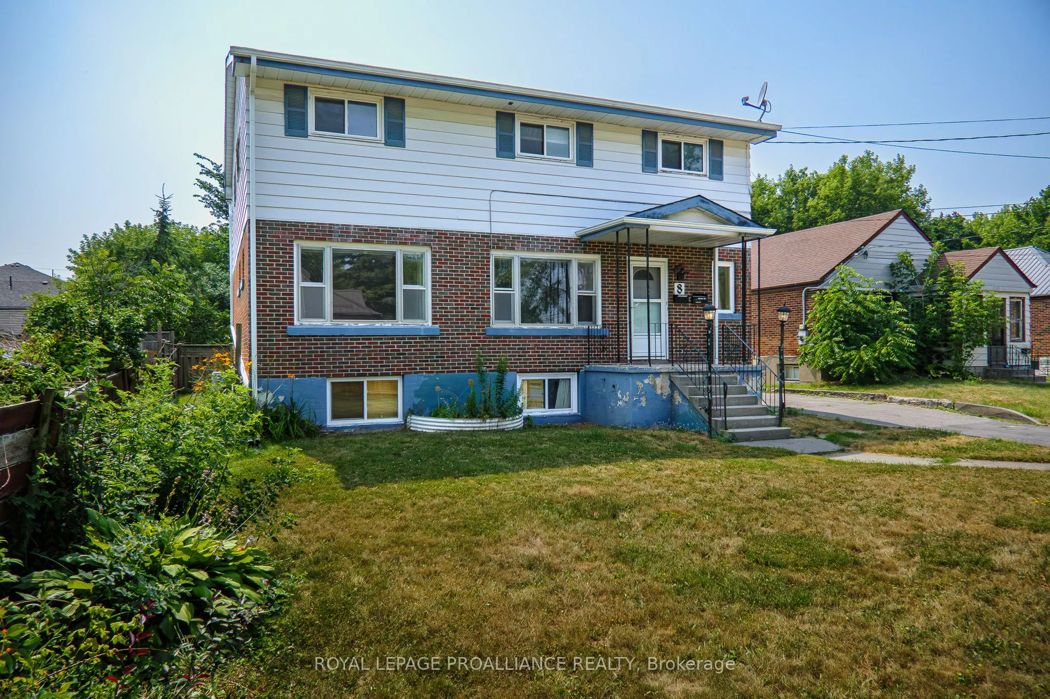 8 Reynolds Crescent