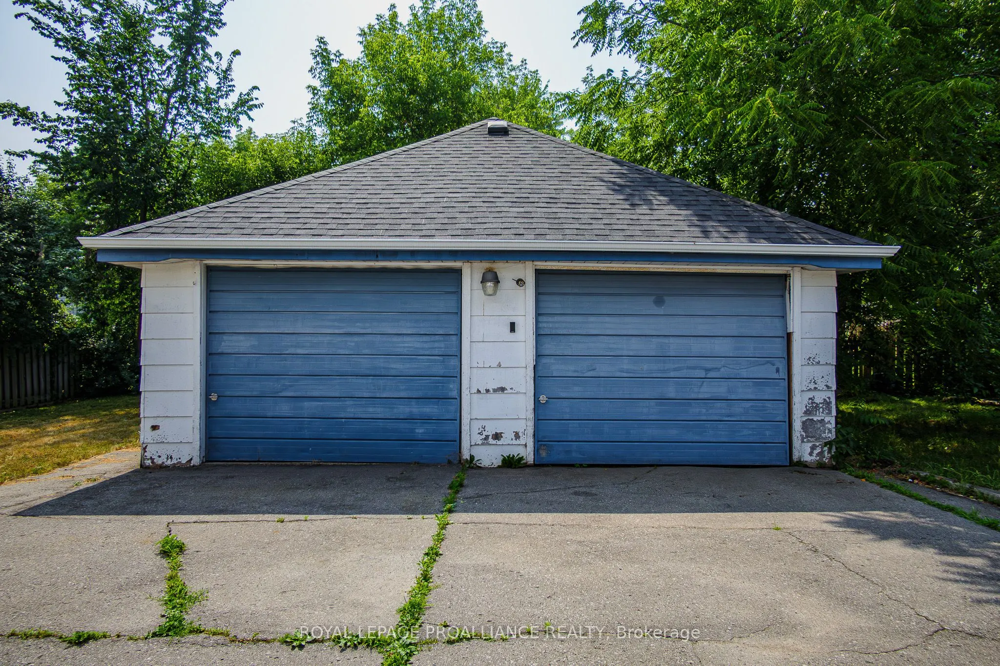 8 Reynolds Crescent