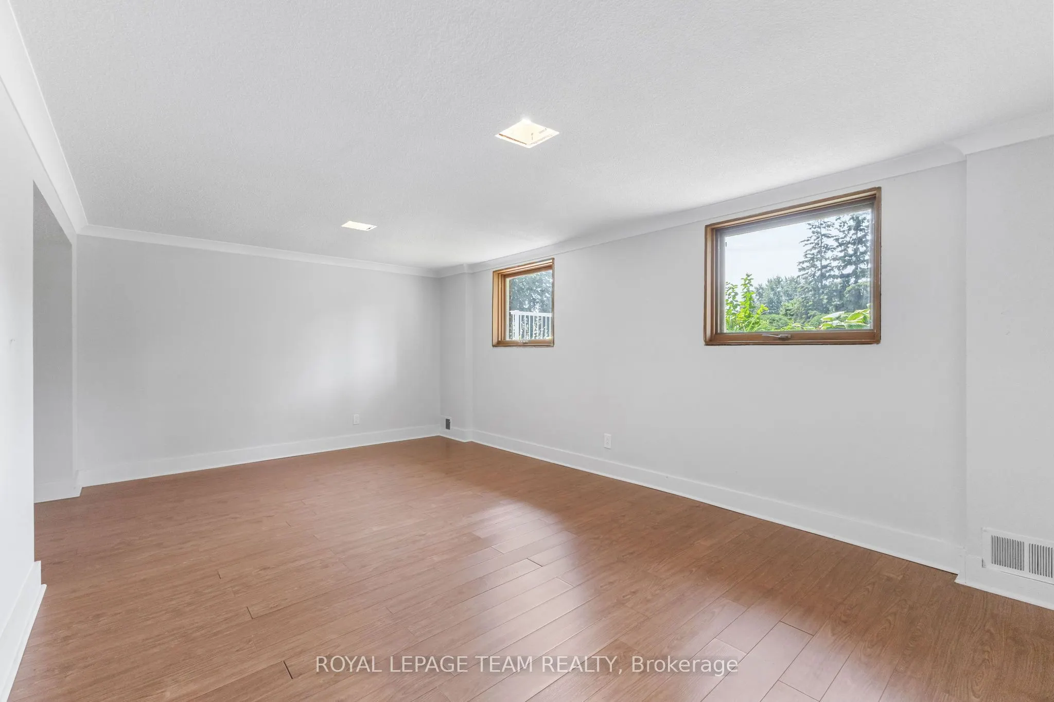 29 Ashgrove Crescent