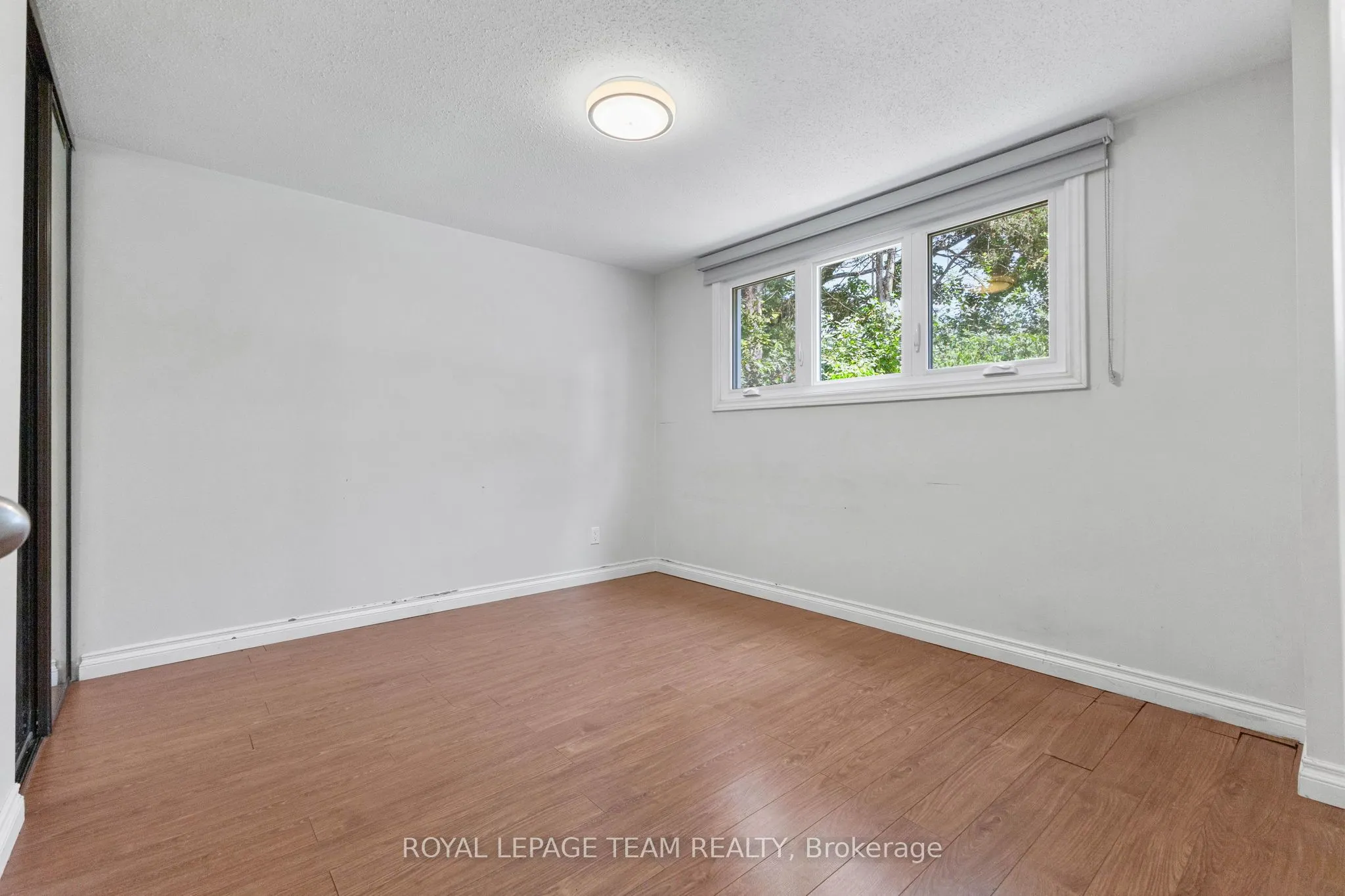 29 Ashgrove Crescent