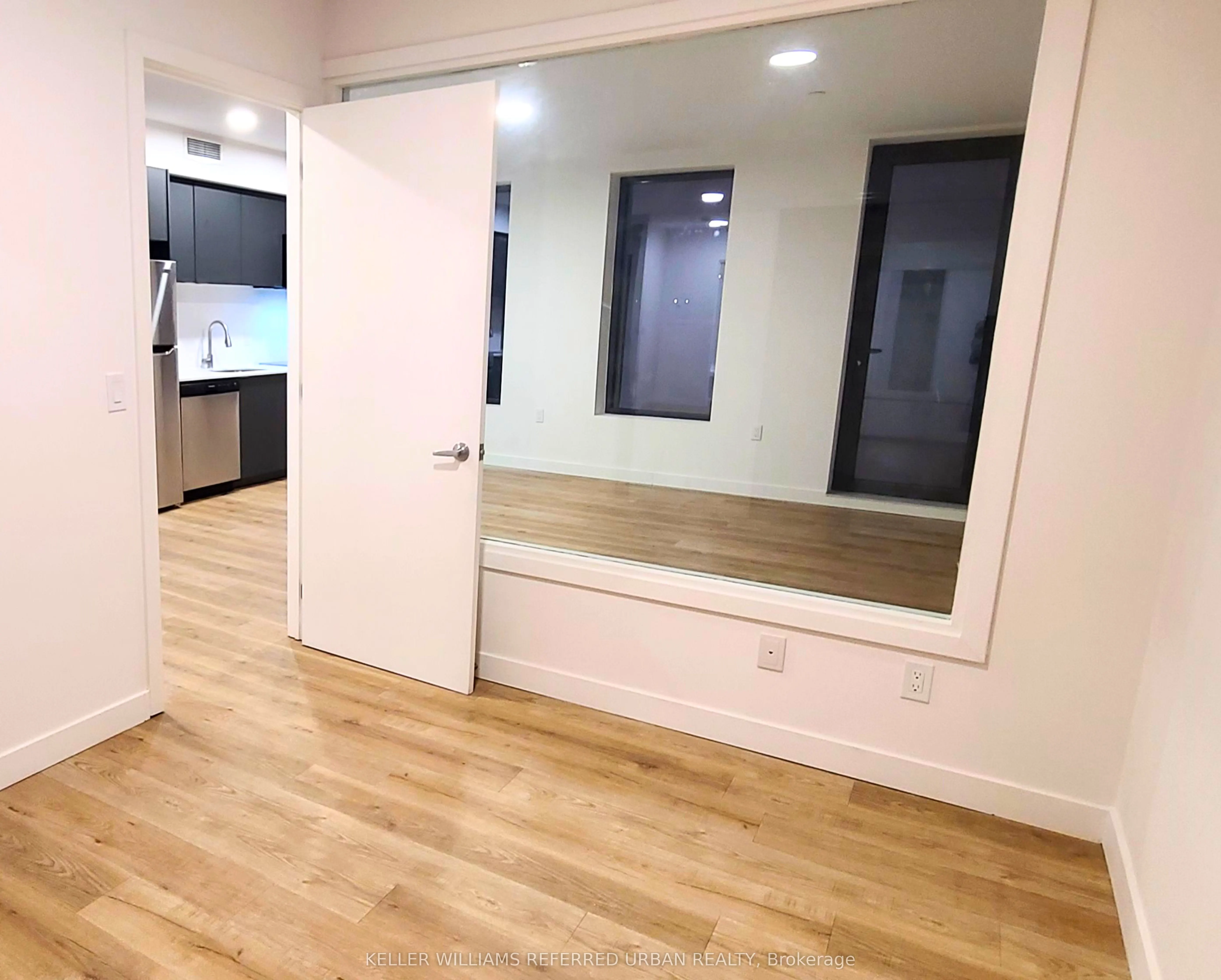 325 University Avenue W, #410