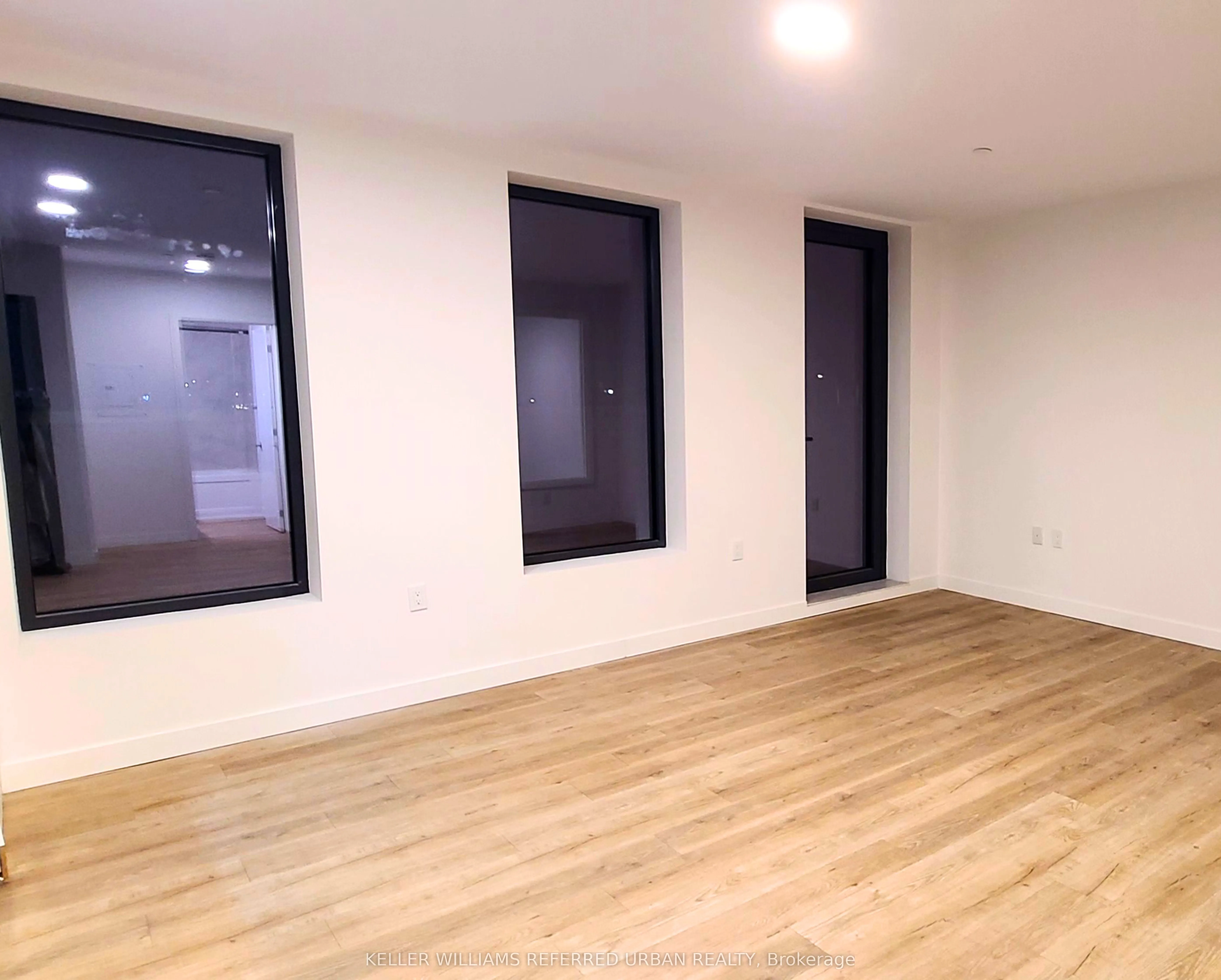 325 University Avenue W, #410