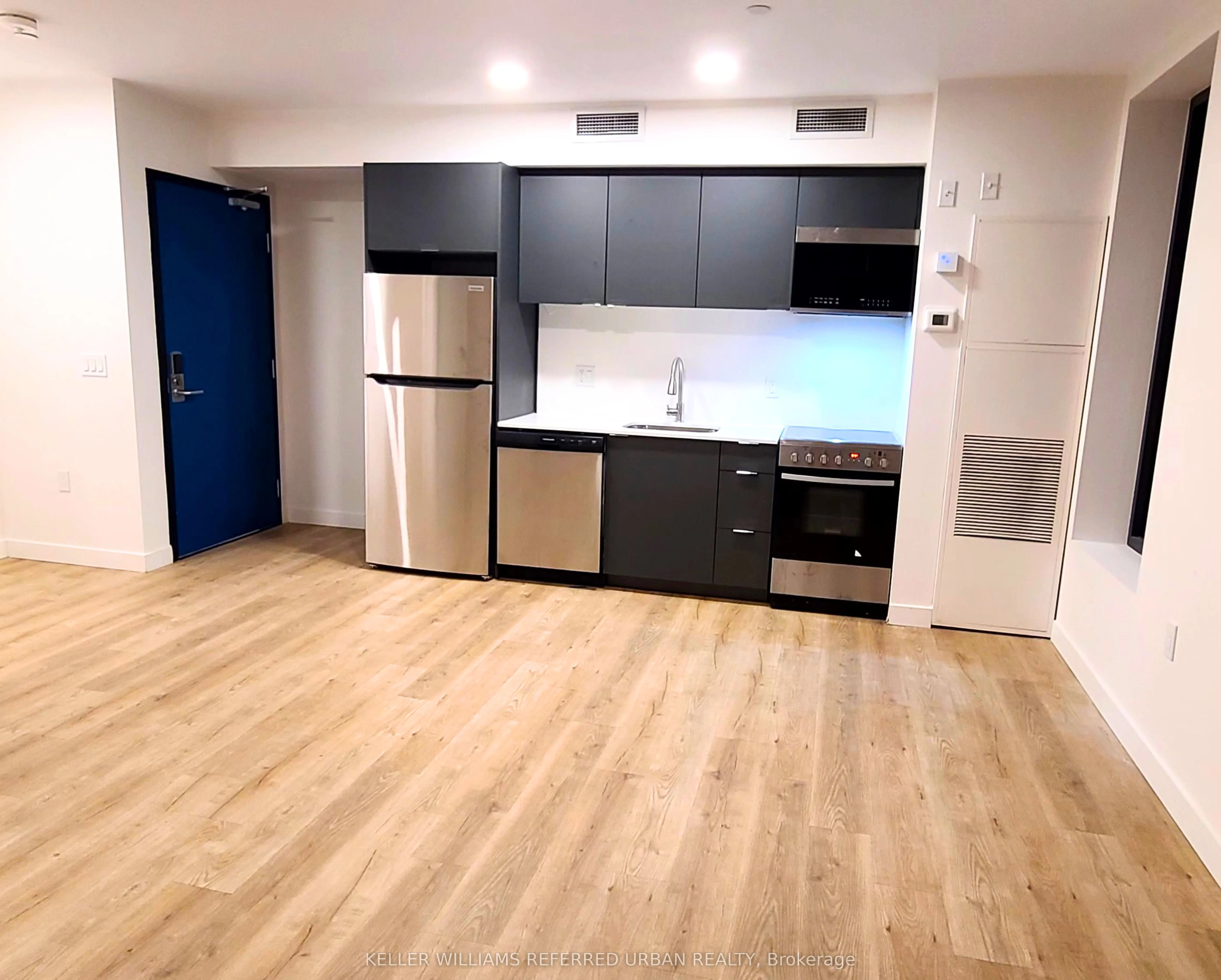 325 University Avenue W, #410