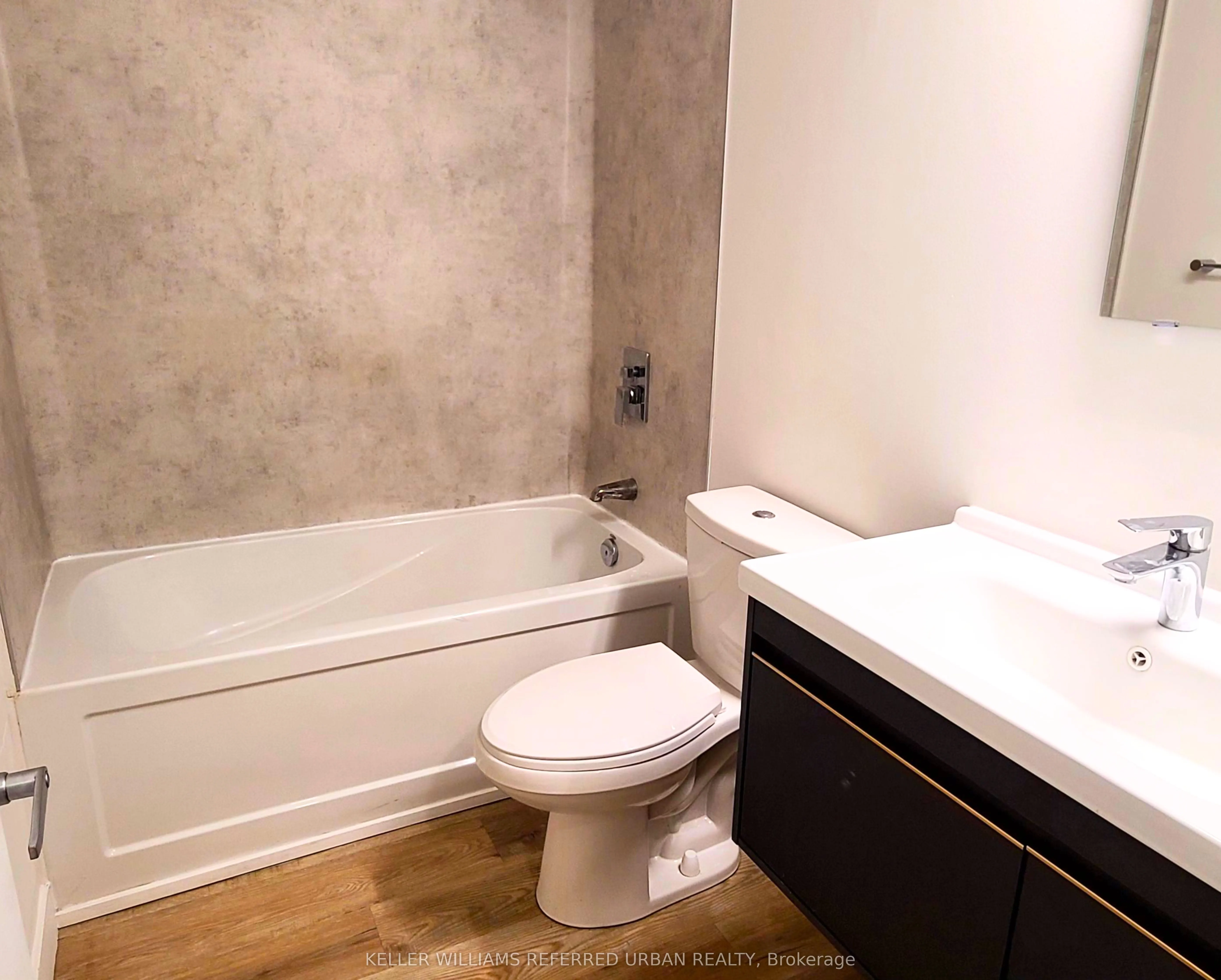 325 University Avenue W, #410