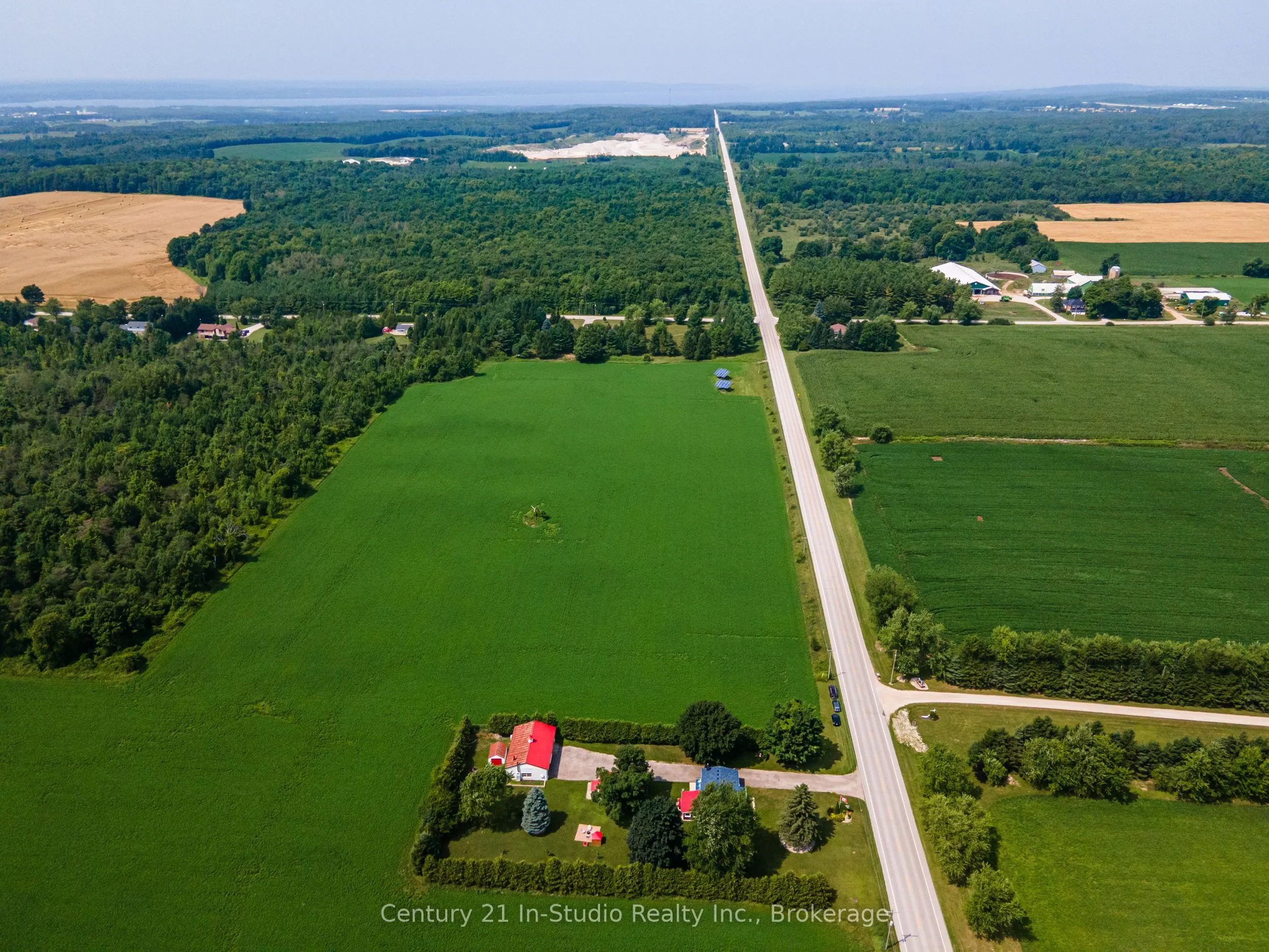 457898 Grey Road 11 Road
