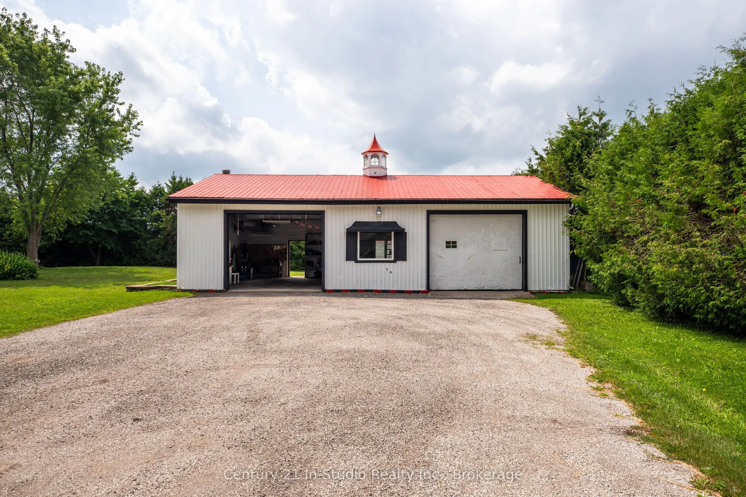 457898 Grey Road 11 Road