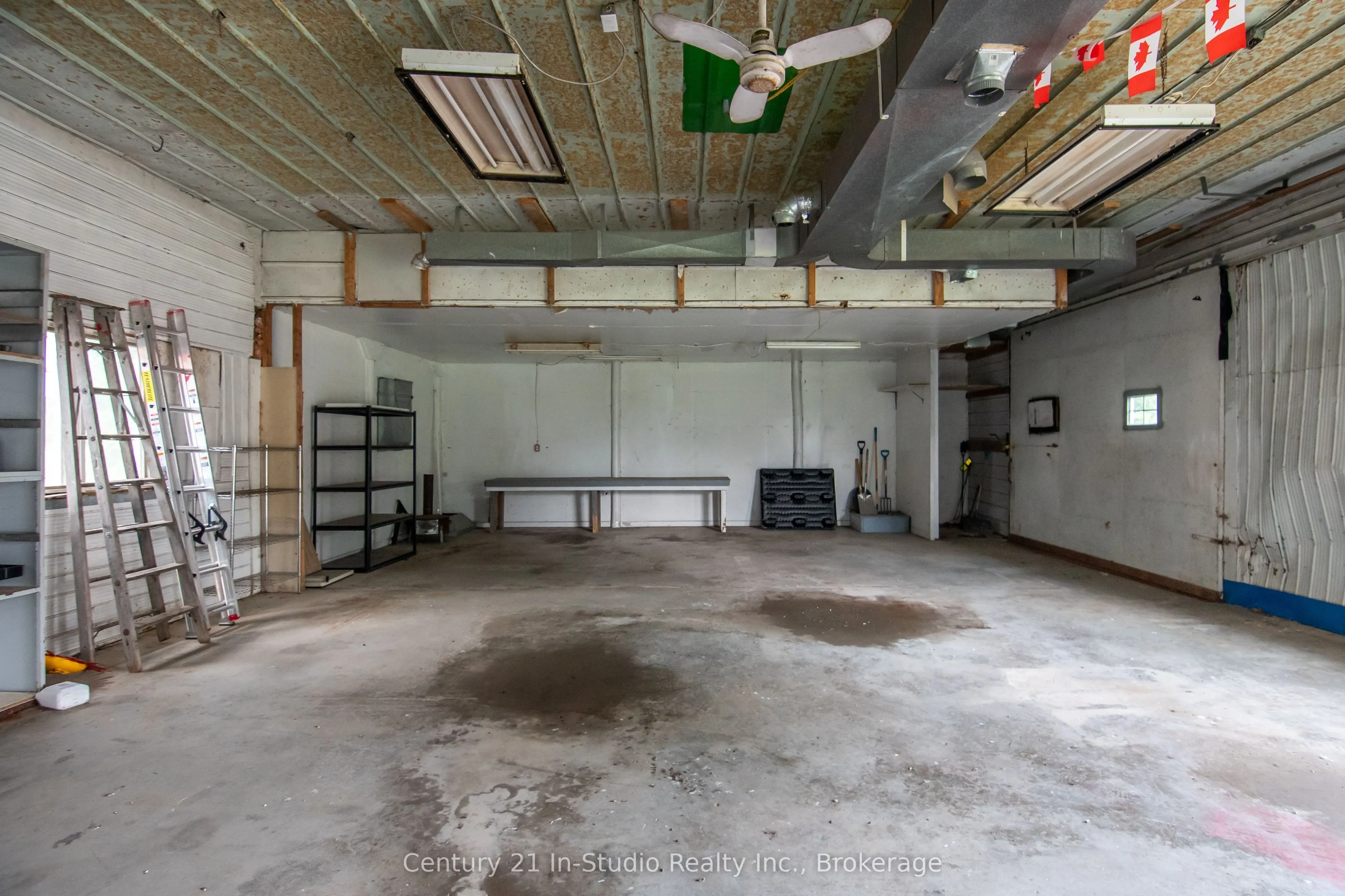 457898 Grey Road 11 Road