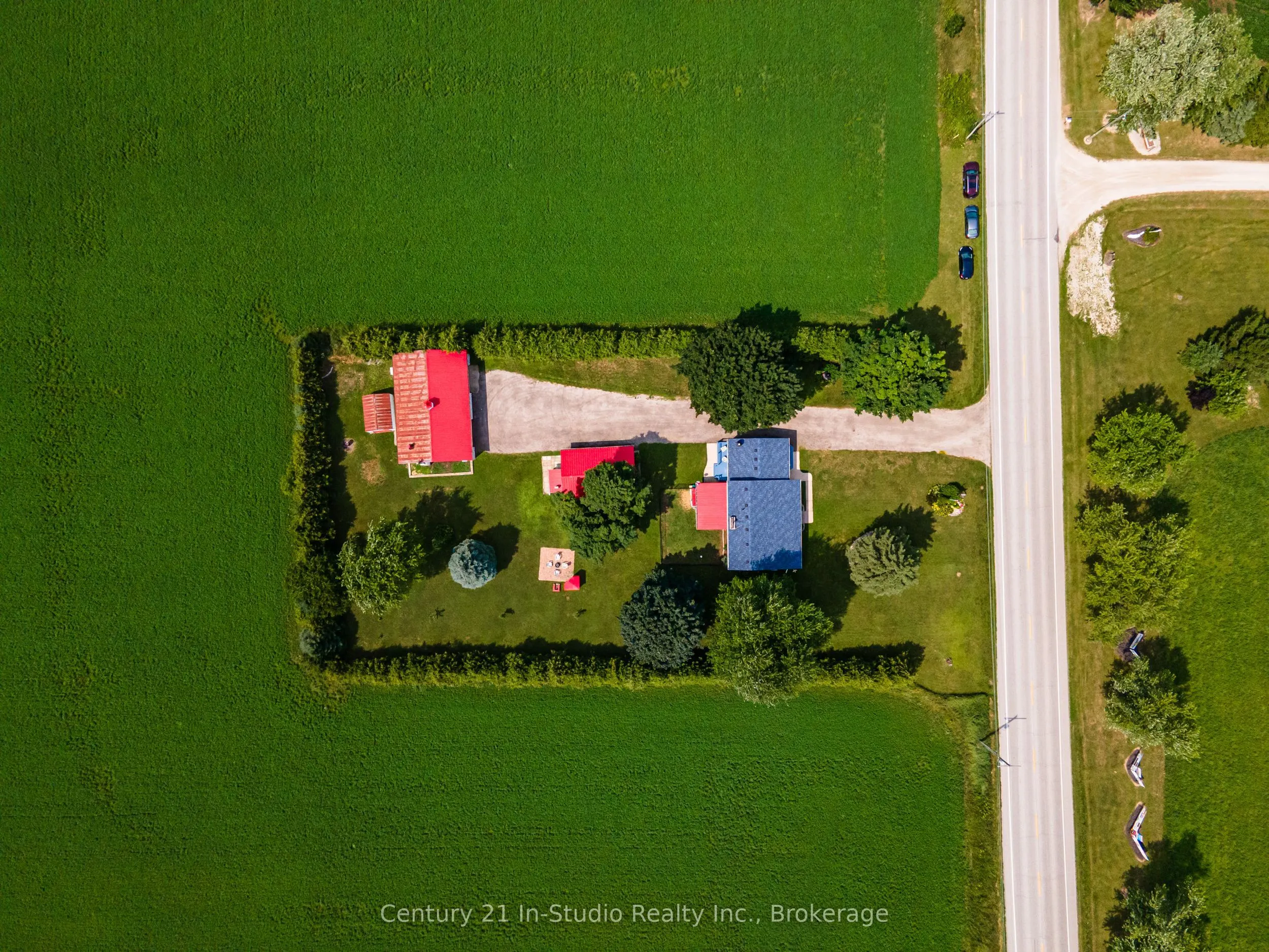 457898 Grey Road 11 Road