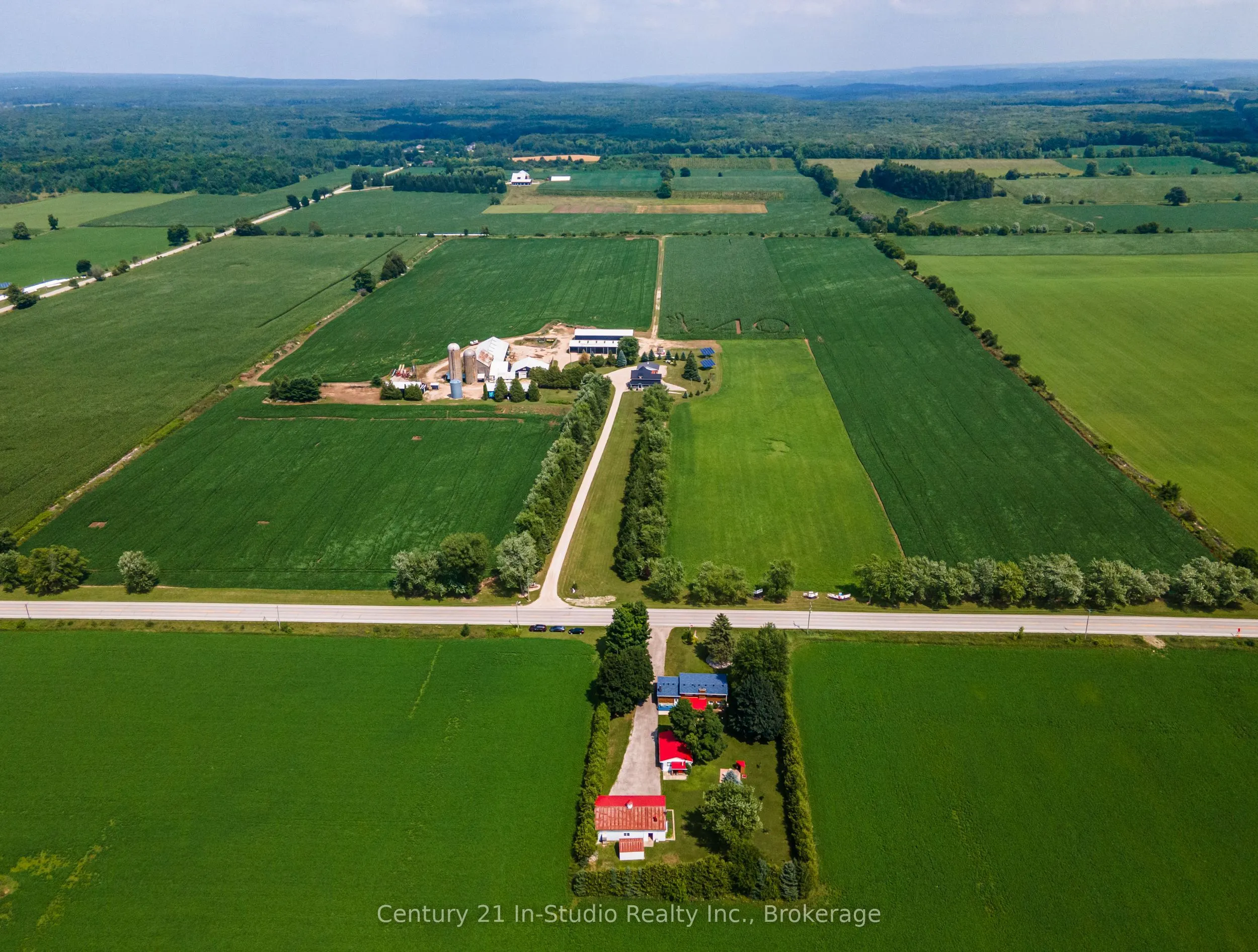457898 Grey Road 11 Road