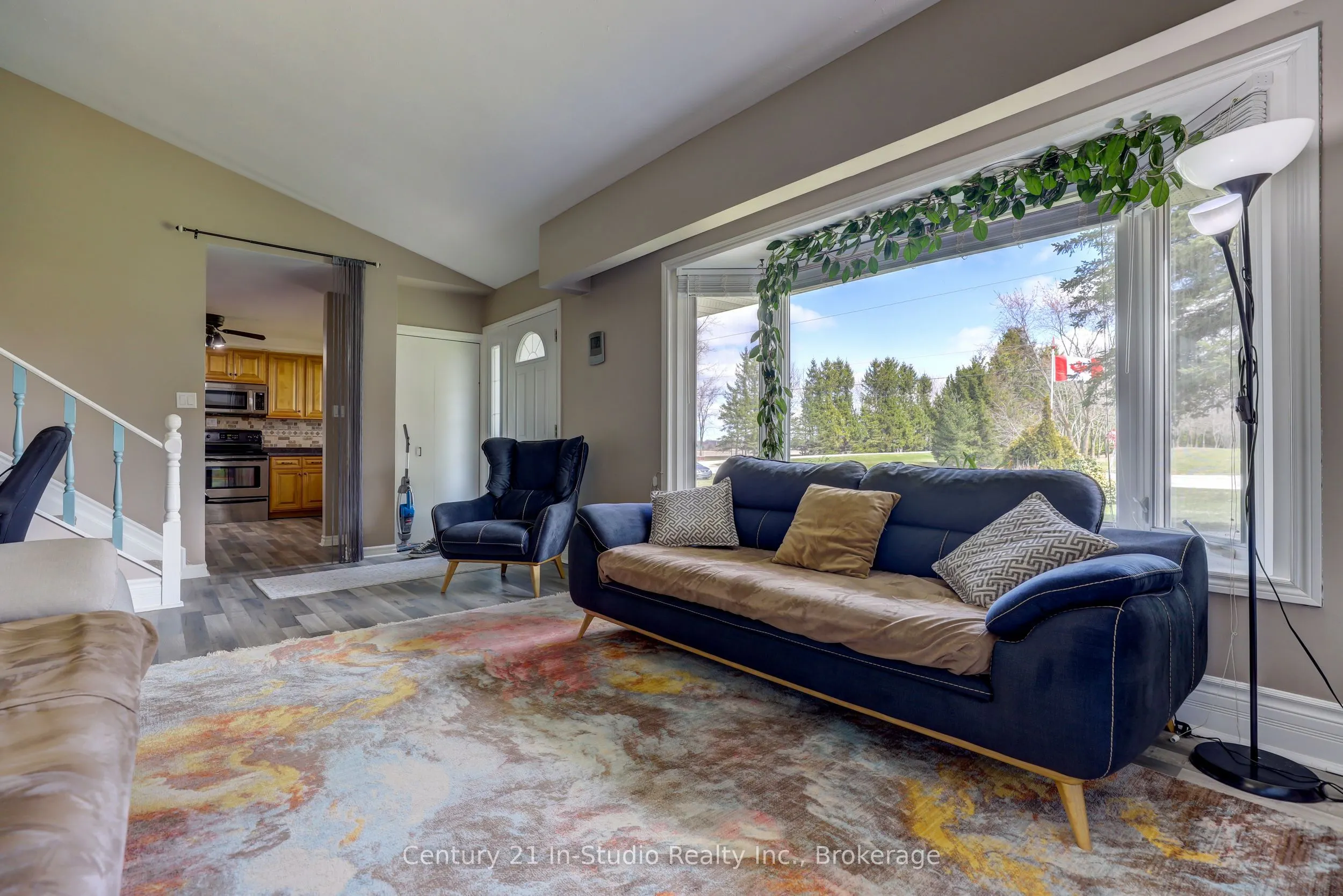 457898 Grey Road 11 Road