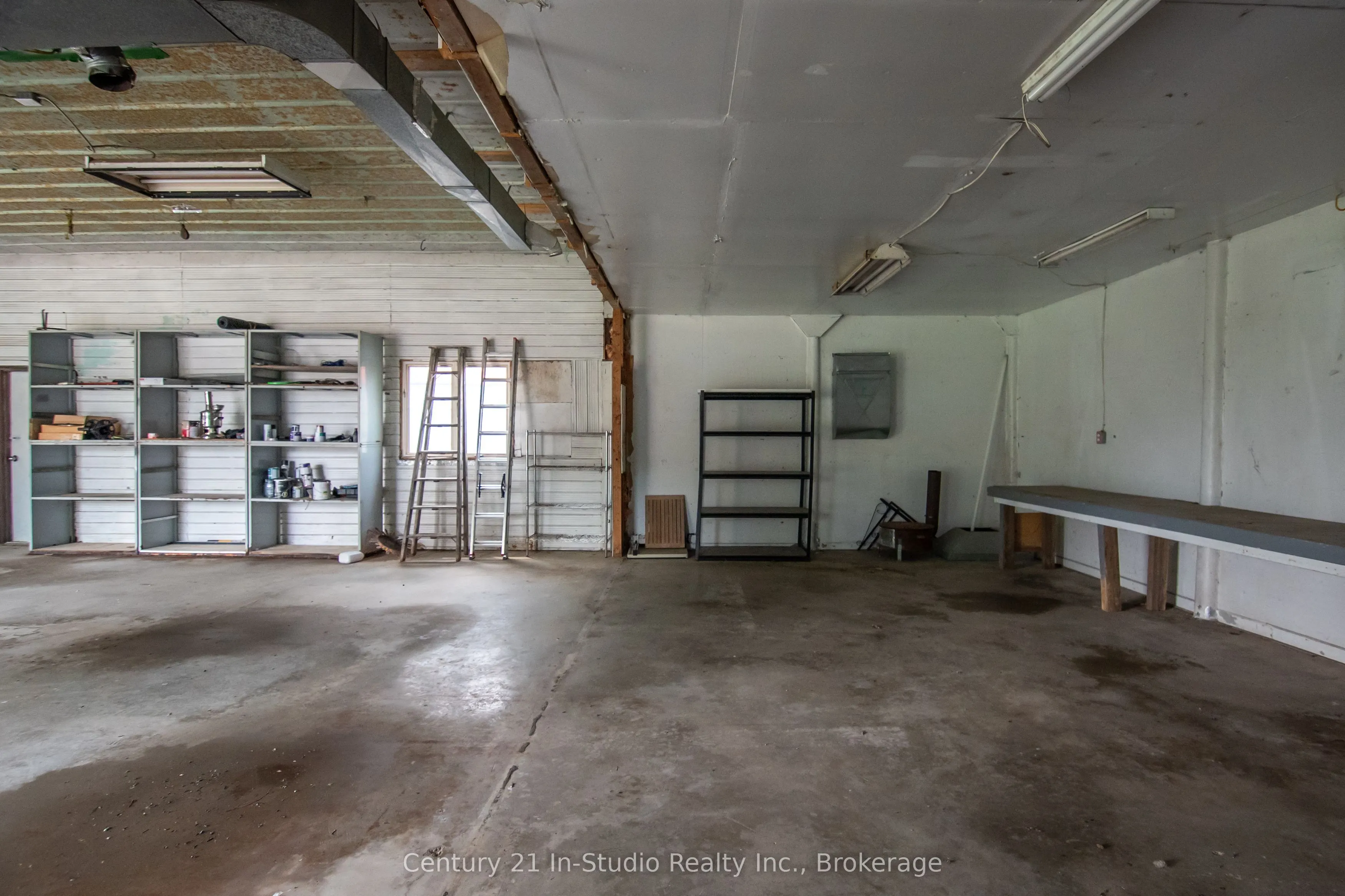 457898 Grey Road 11 Road