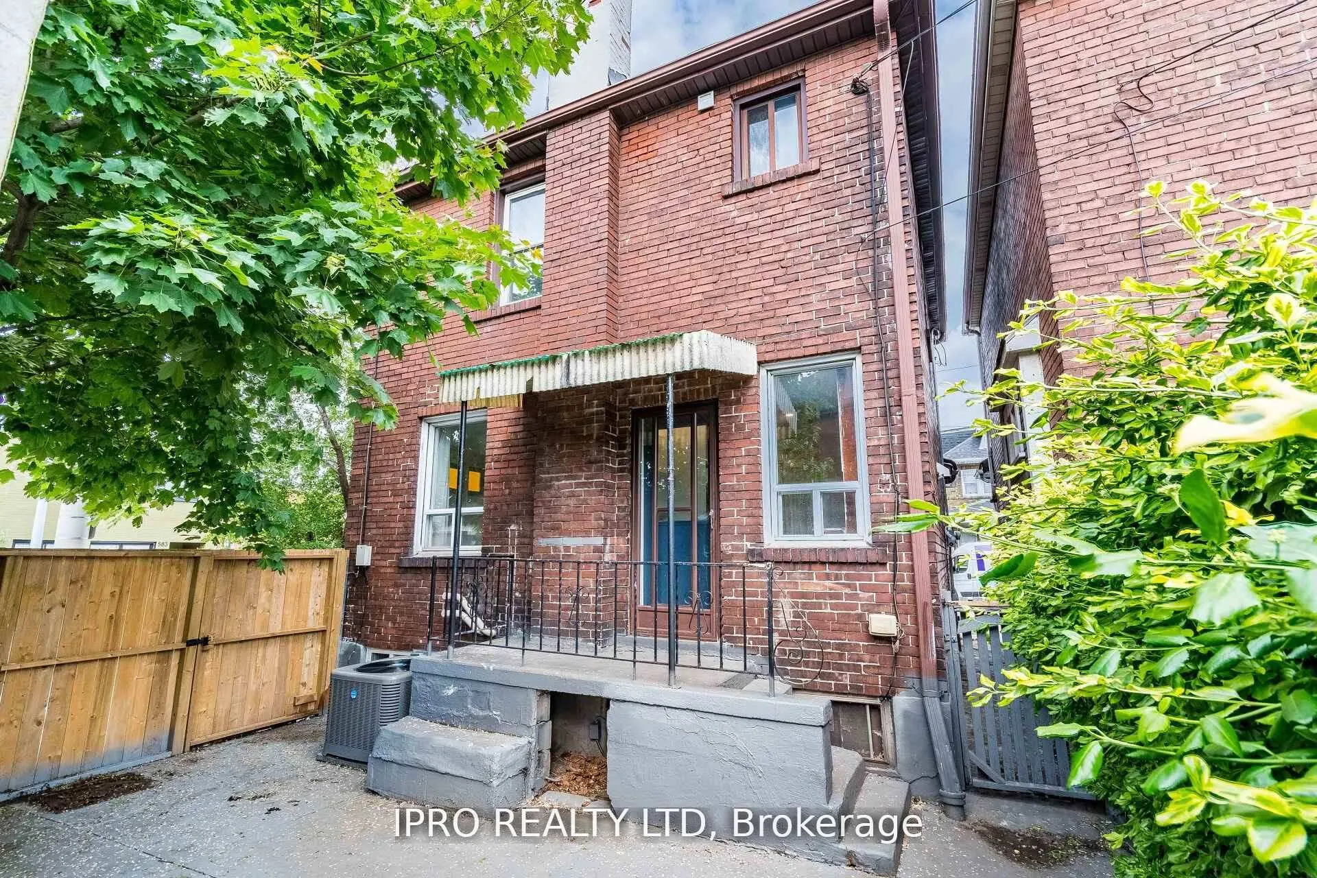 35 Chestnut Avenue