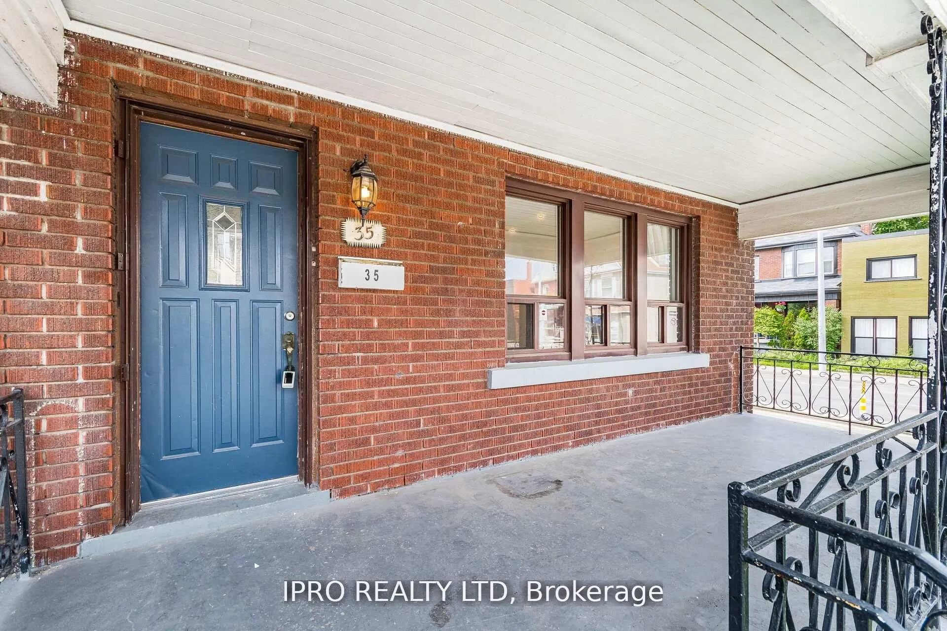 35 Chestnut Avenue