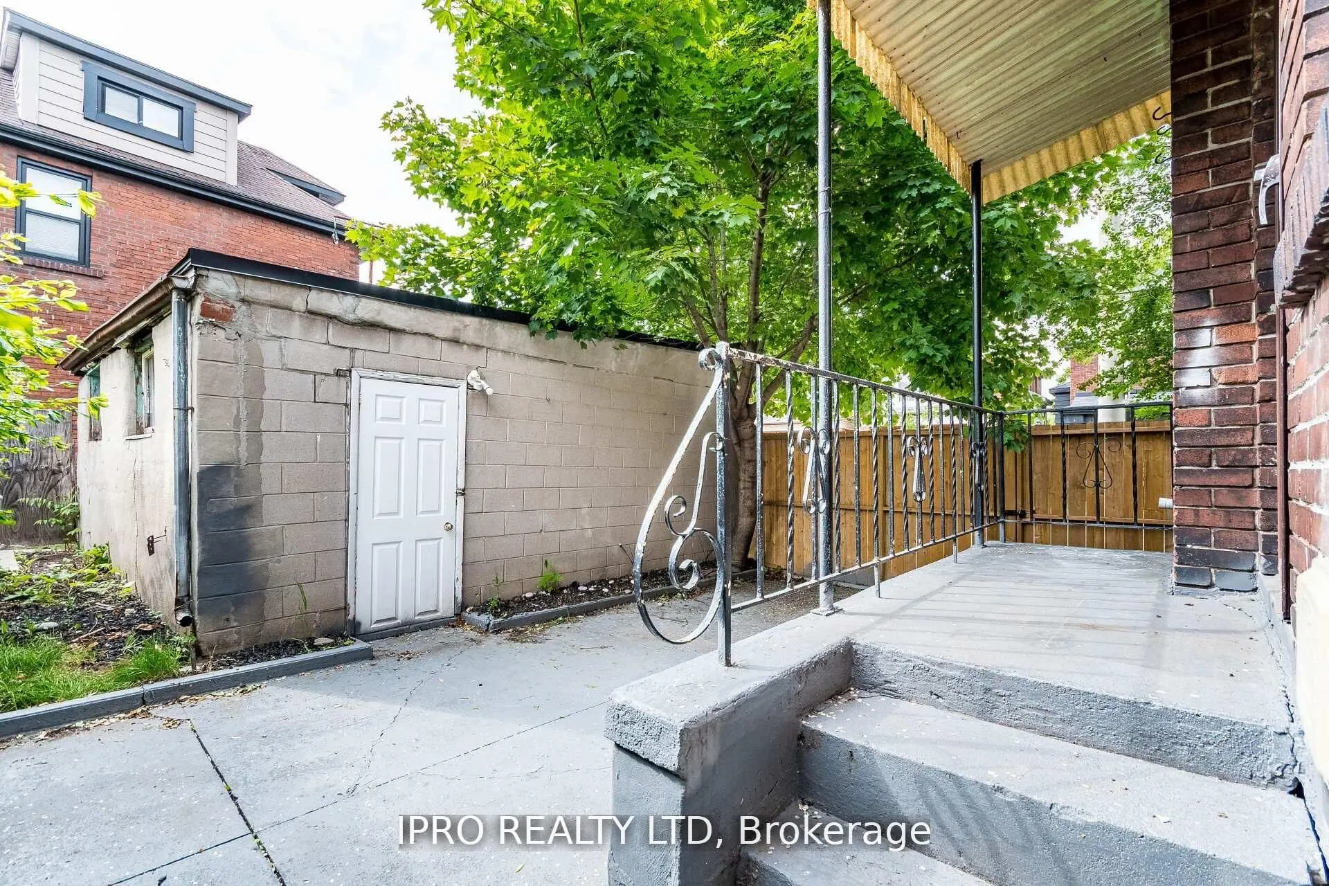 35 Chestnut Avenue