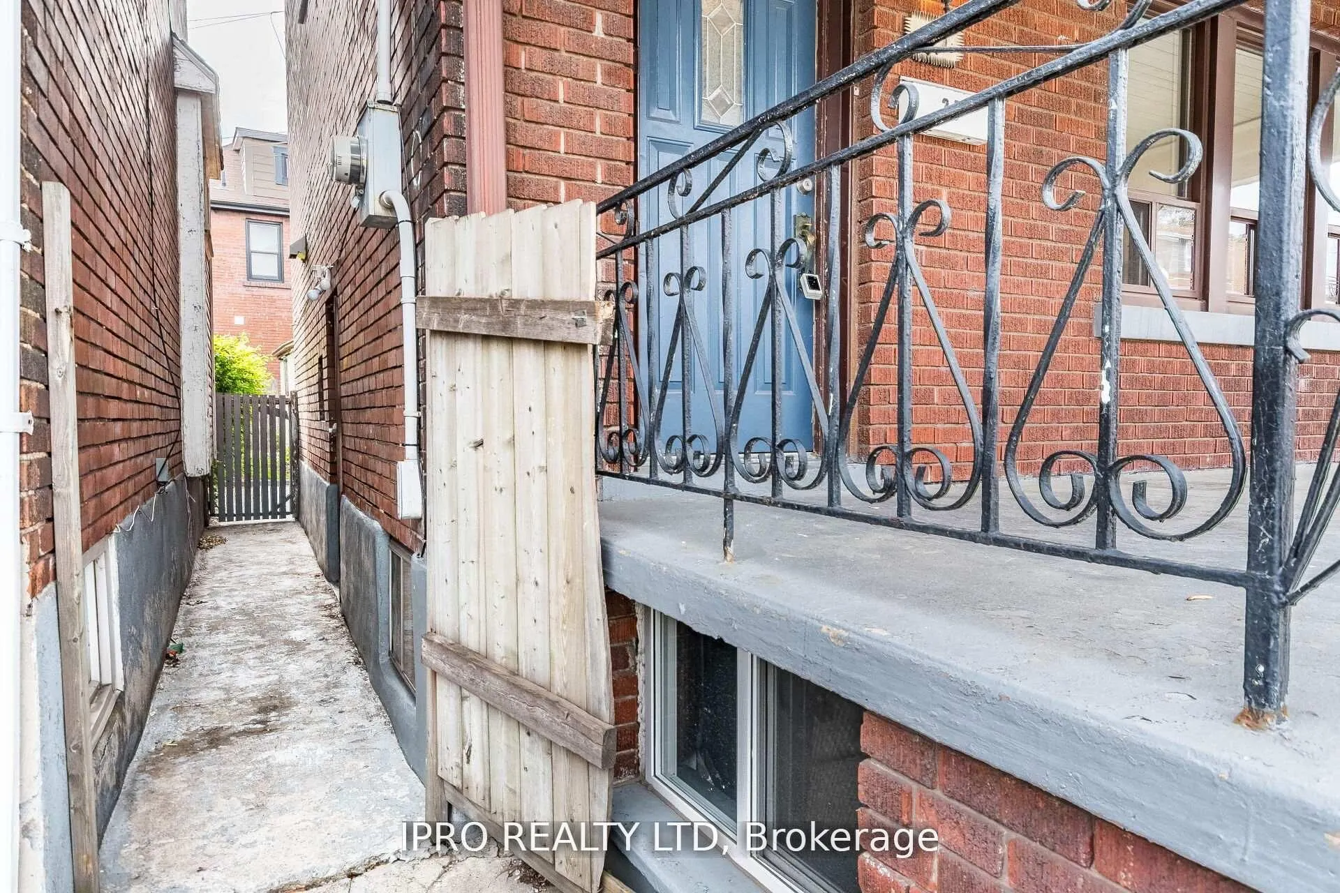 35 Chestnut Avenue
