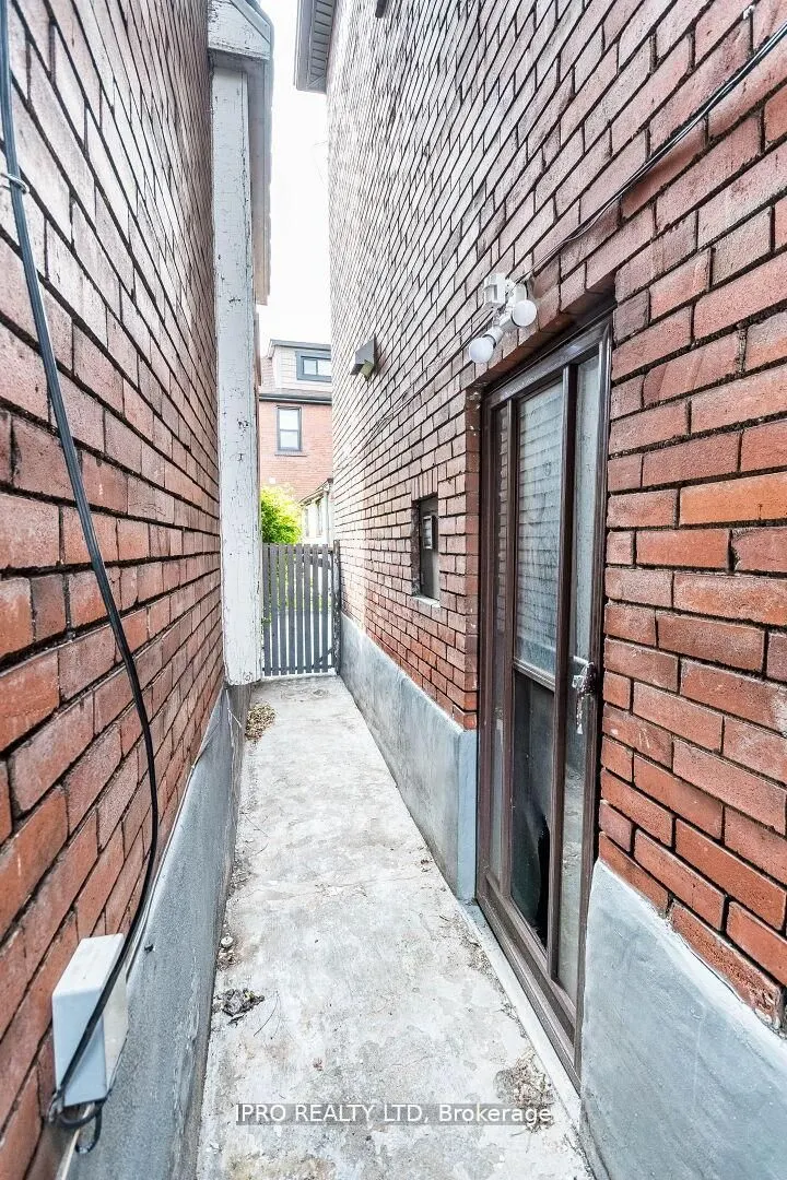 35 Chestnut Avenue