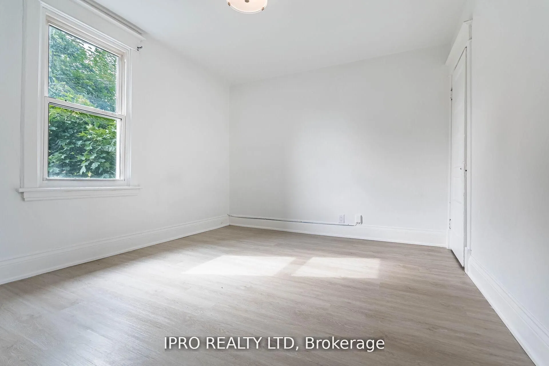 35 Chestnut Avenue