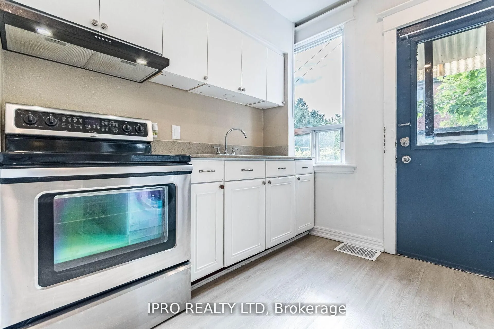 35 Chestnut Avenue