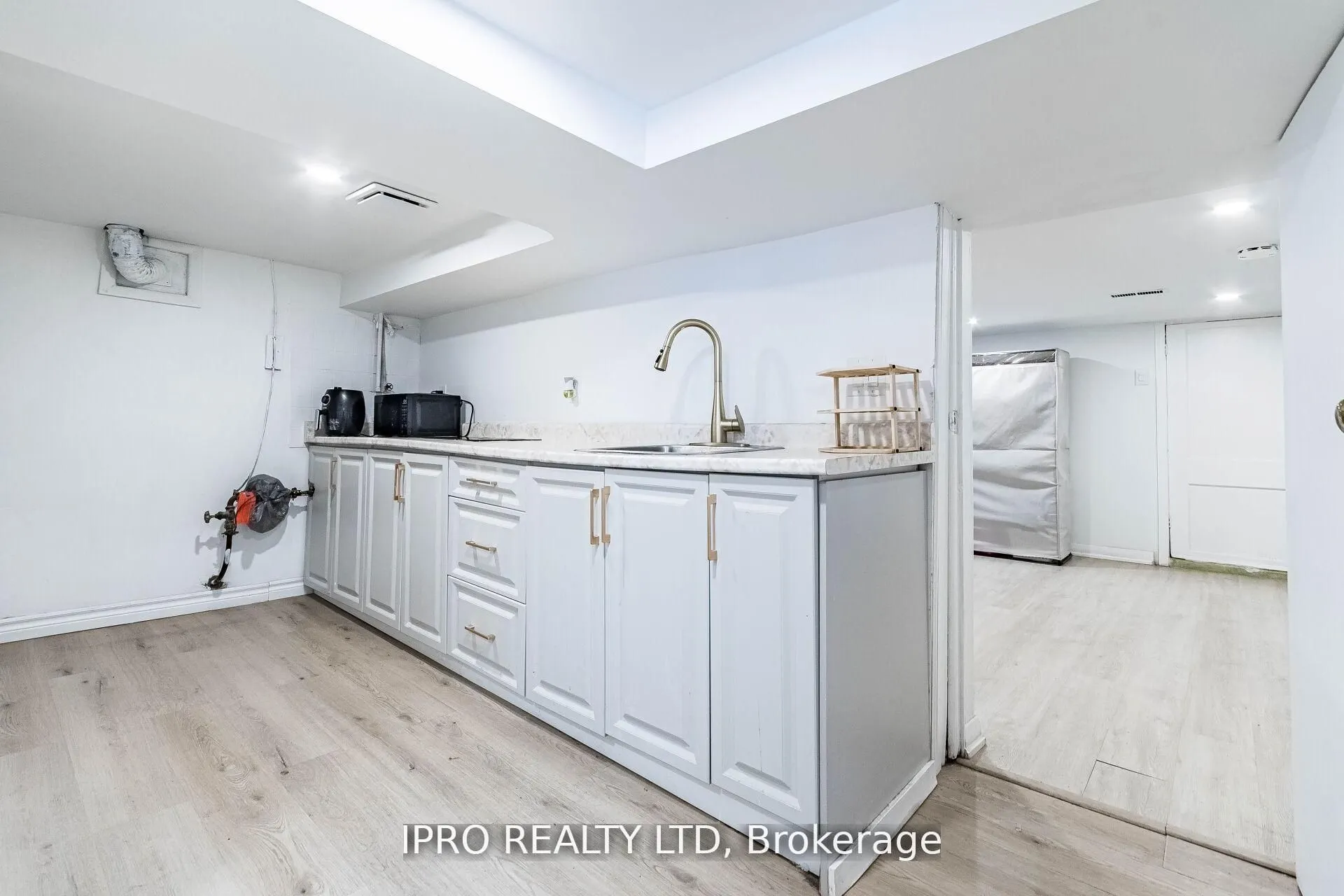 35 Chestnut Avenue