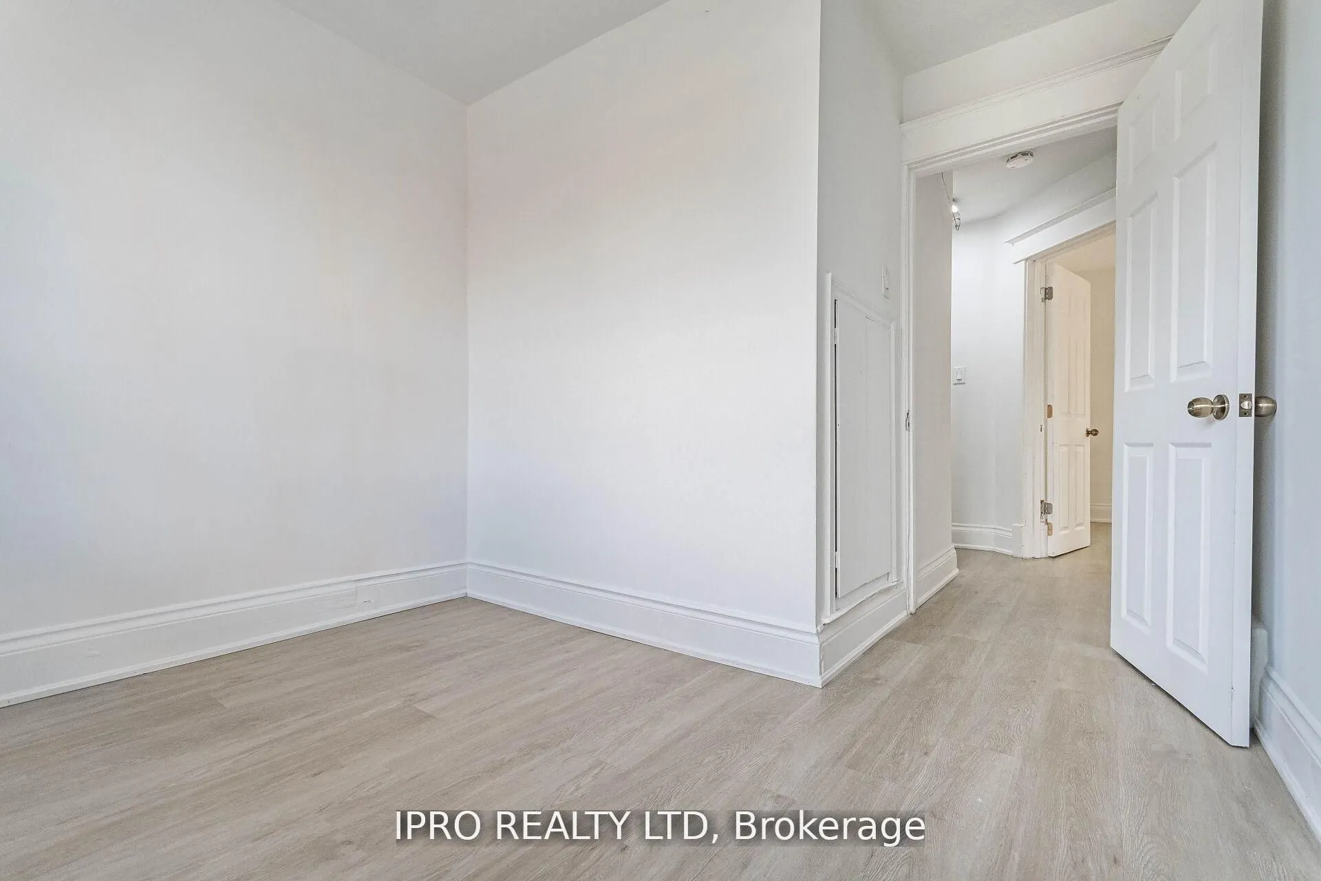 35 Chestnut Avenue