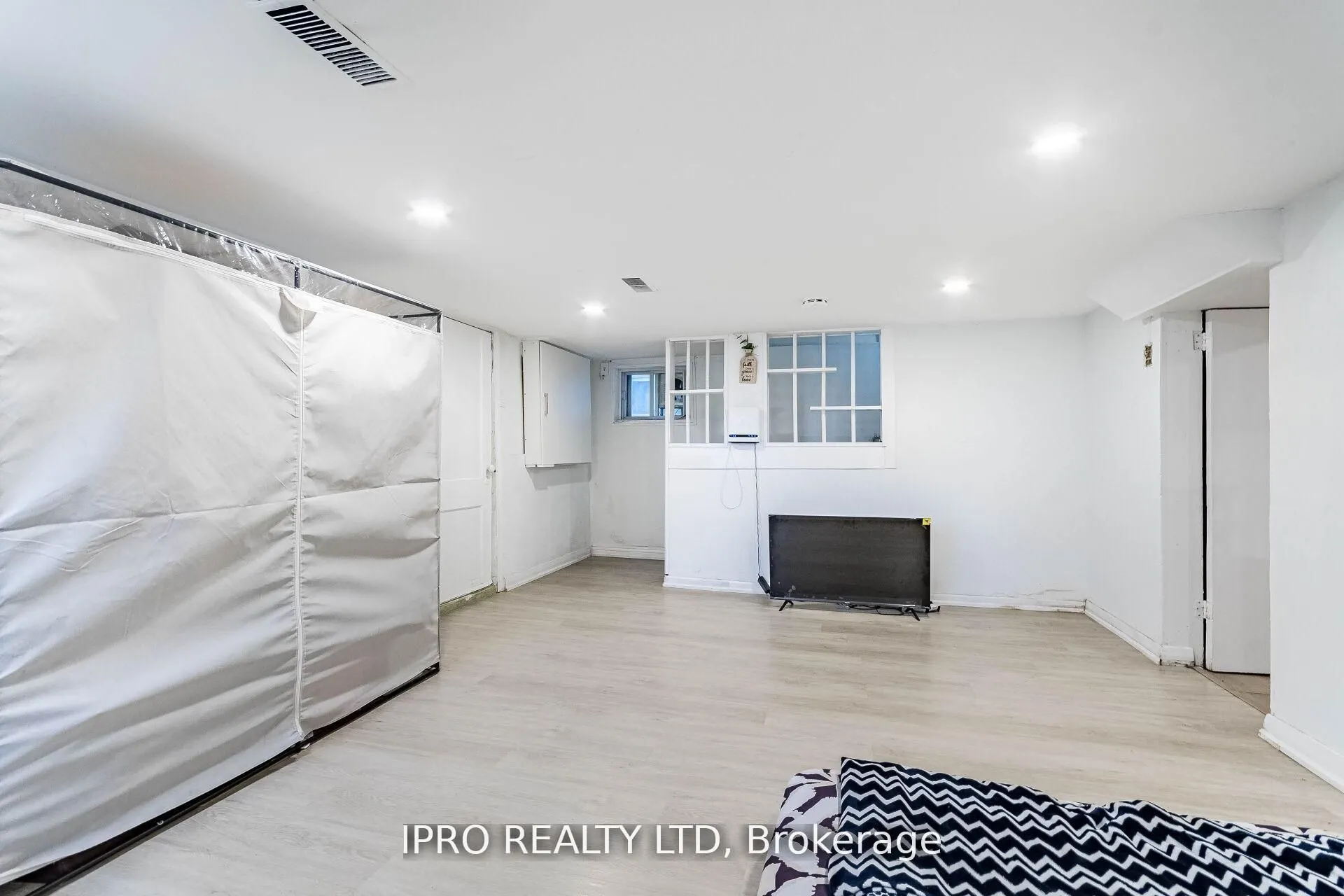 35 Chestnut Avenue