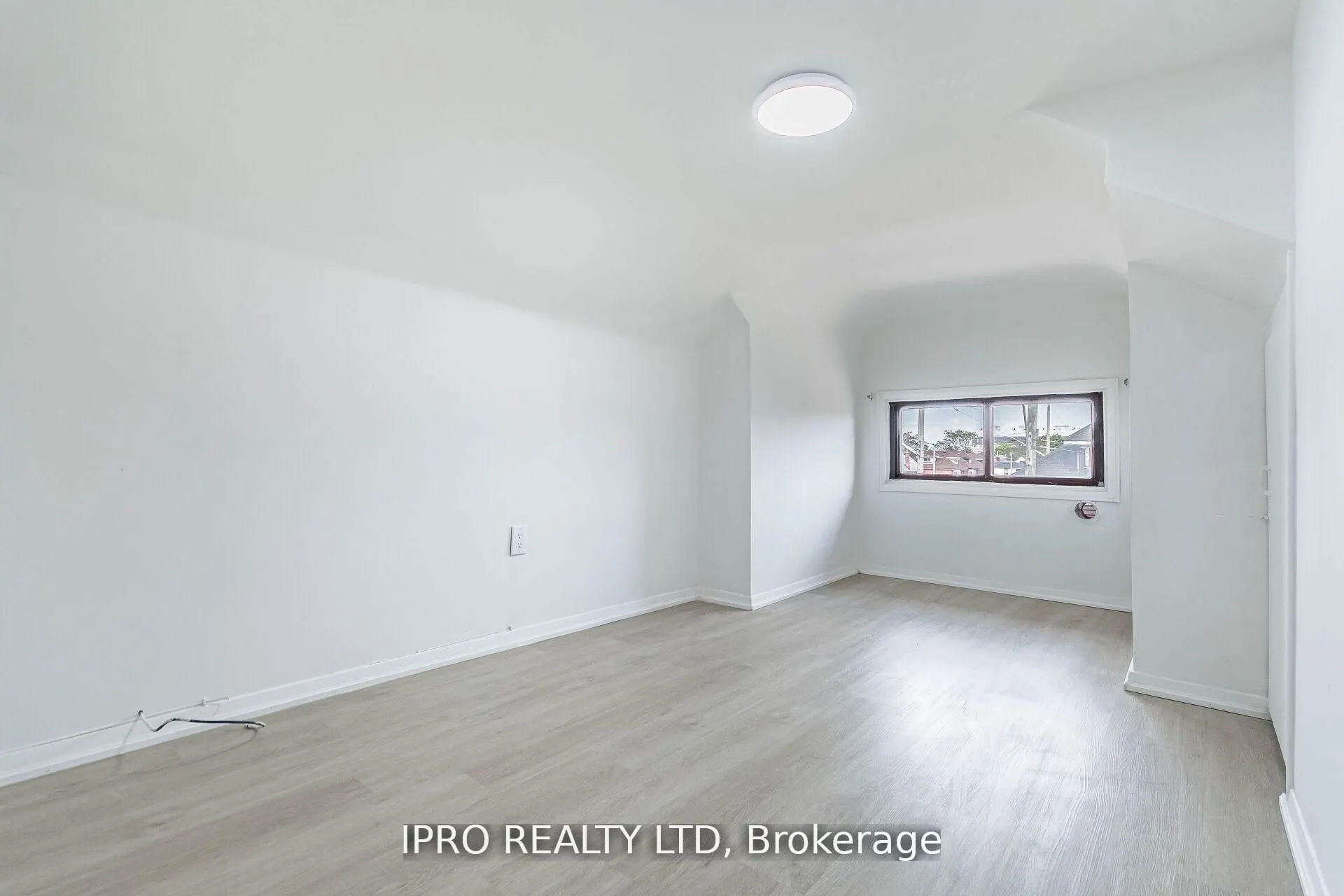 35 Chestnut Avenue