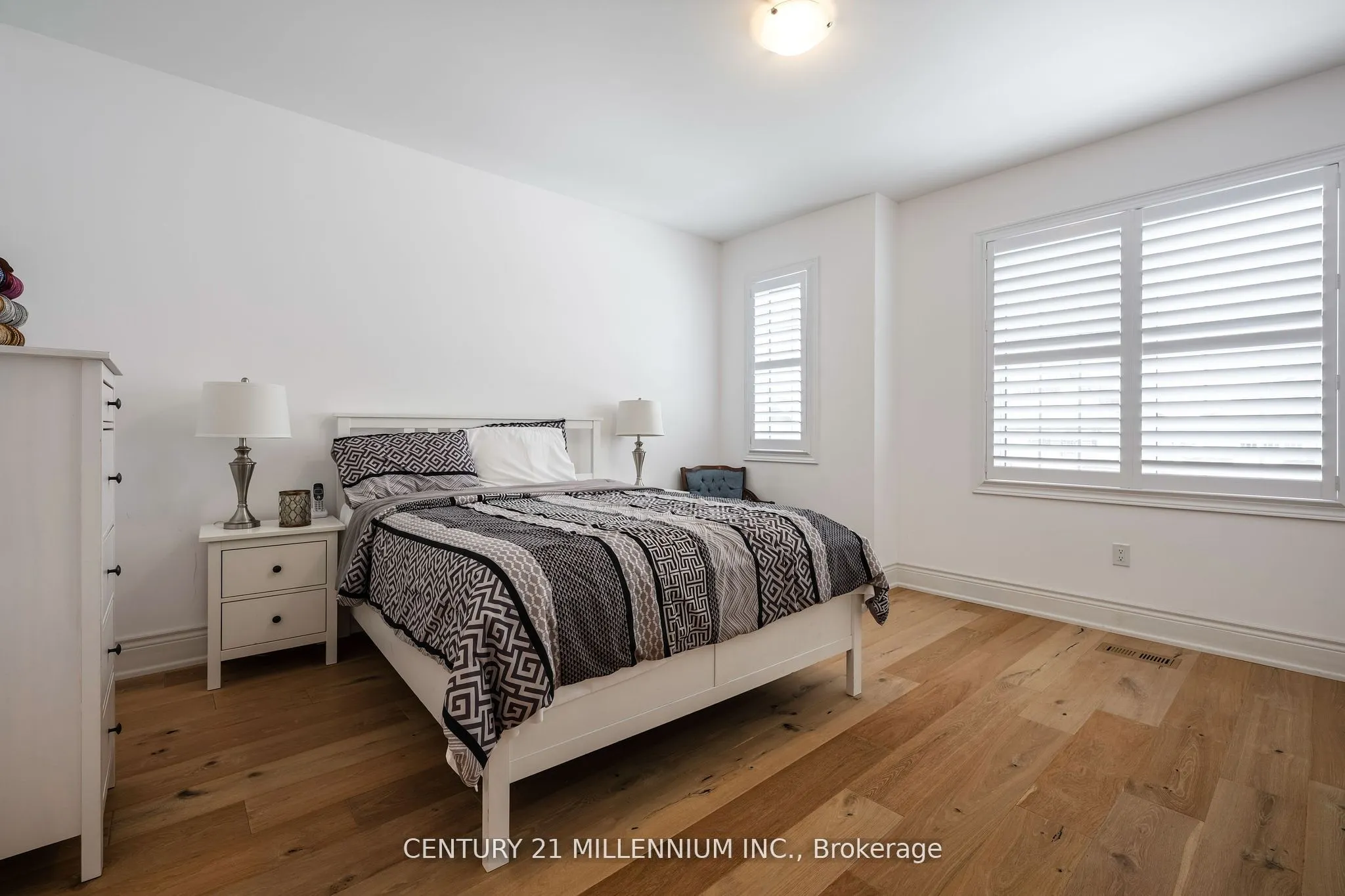 712 Gilmour Crescent