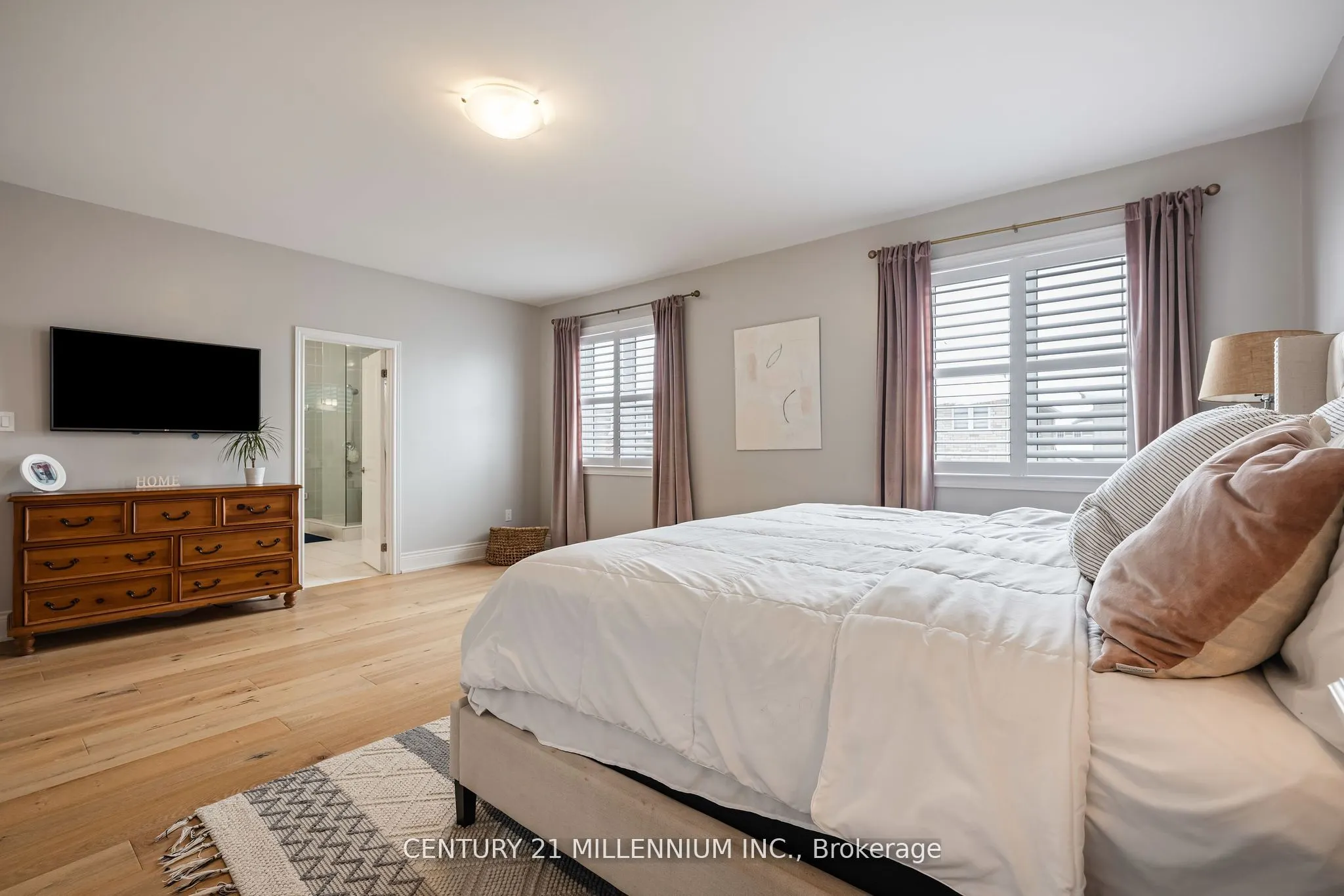 712 Gilmour Crescent