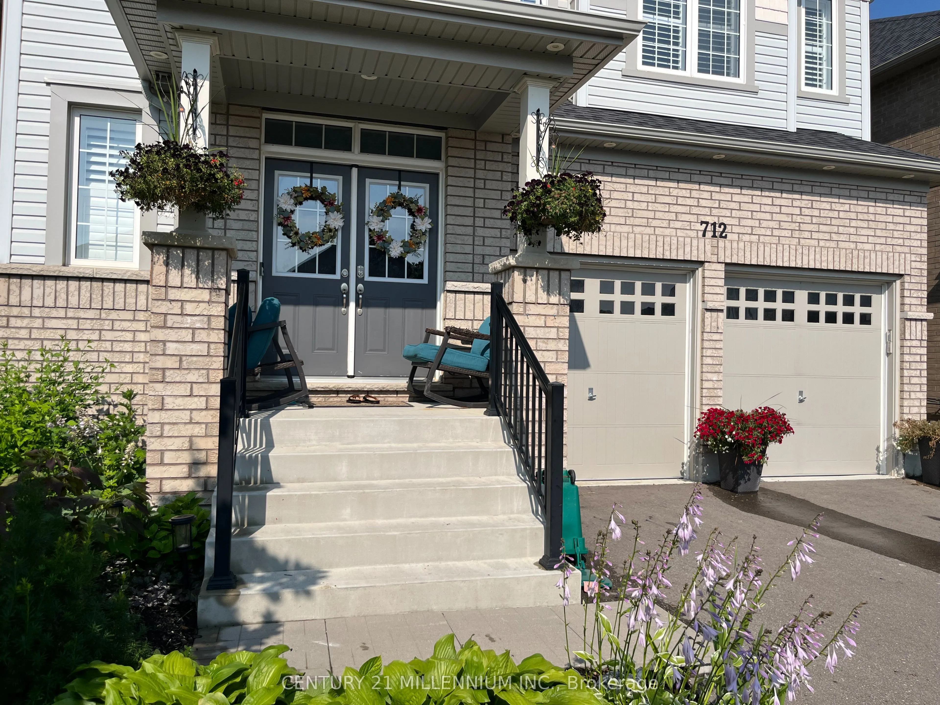 712 Gilmour Crescent