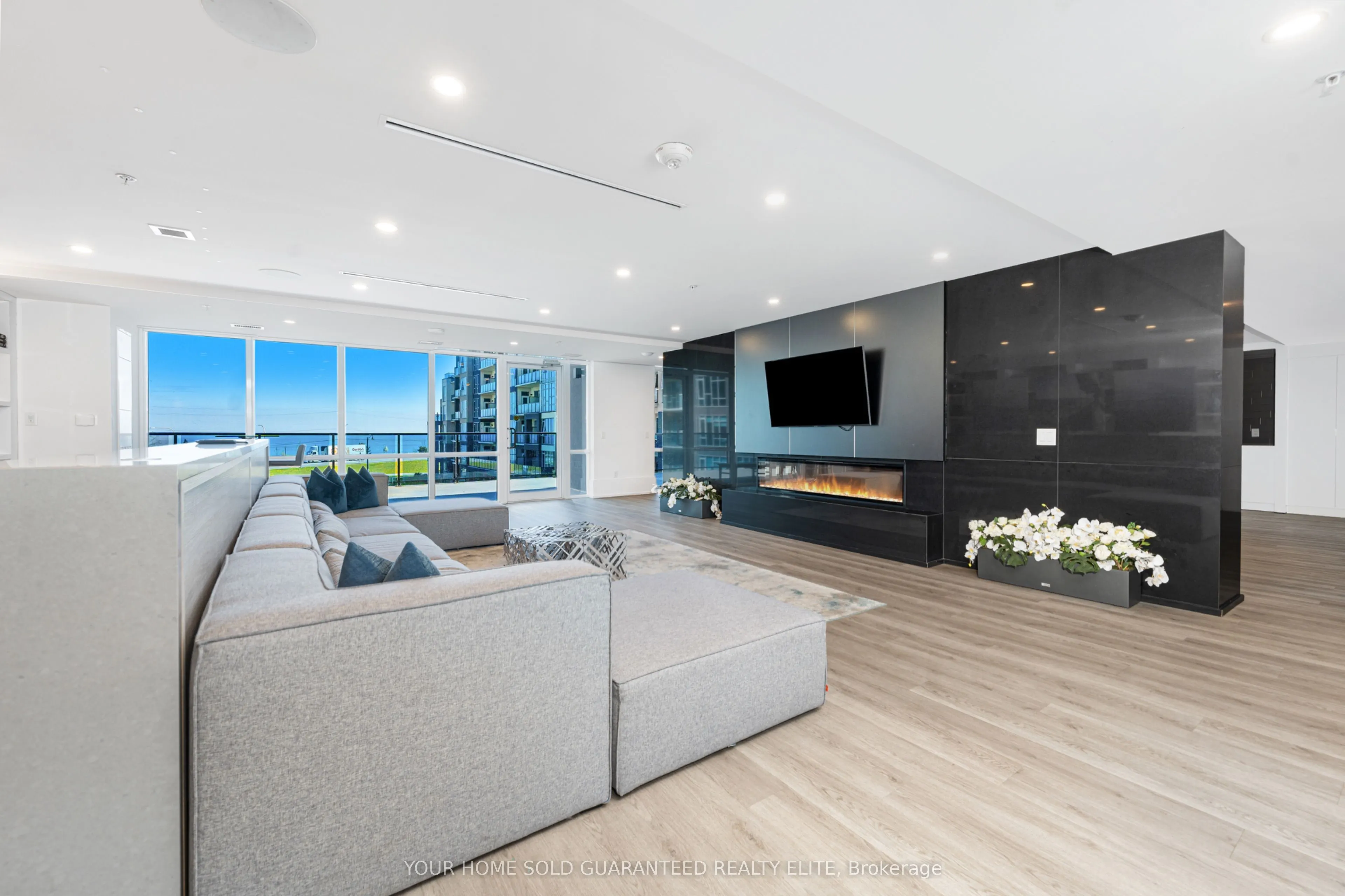 16 Concord Place, #519