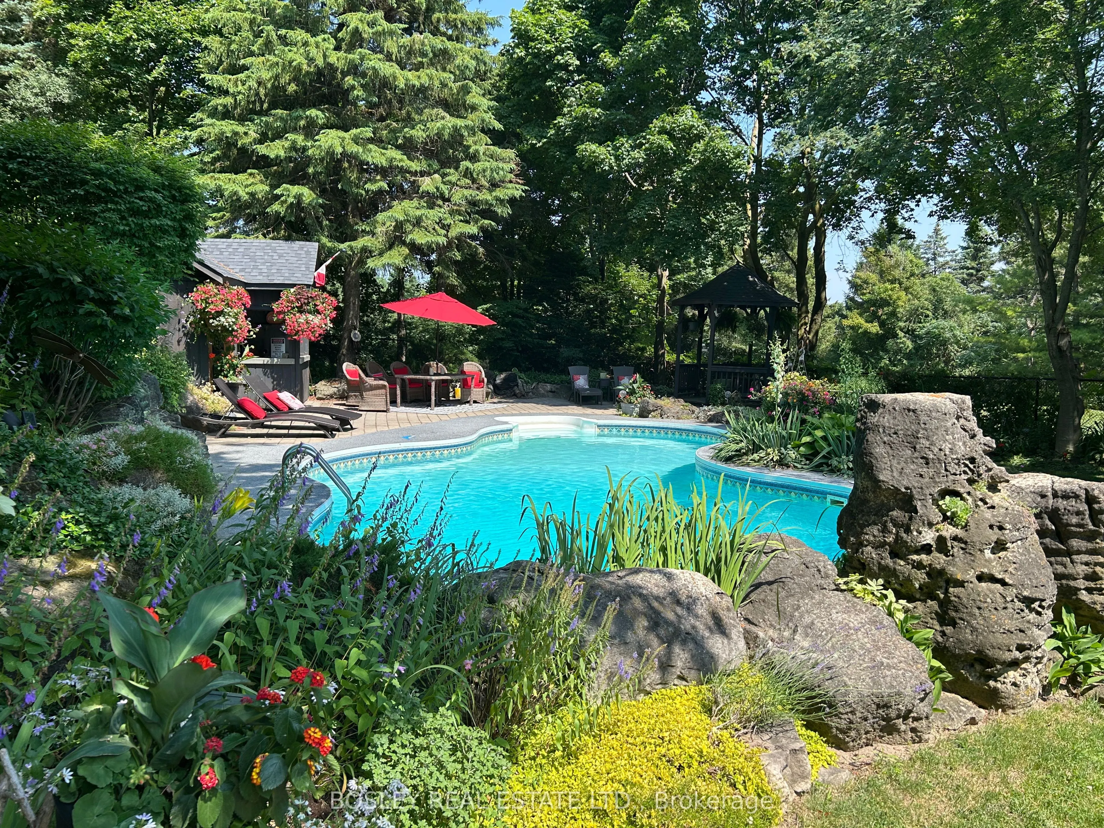 16 Bayberry Road