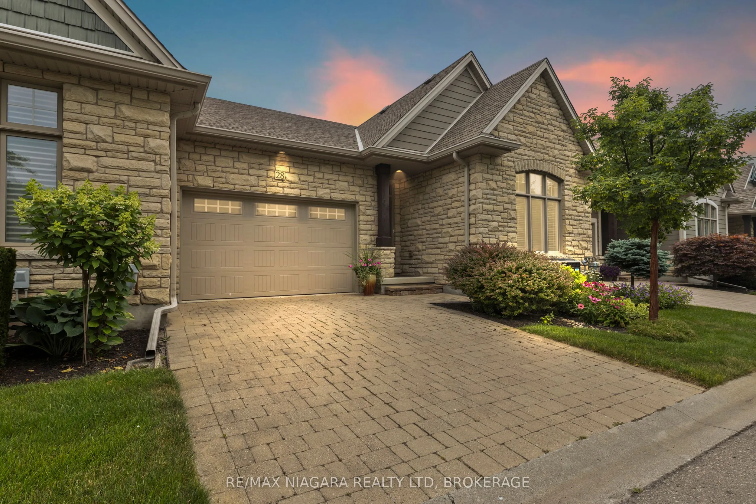 28 HILLSIDE Drive, #Call LBO